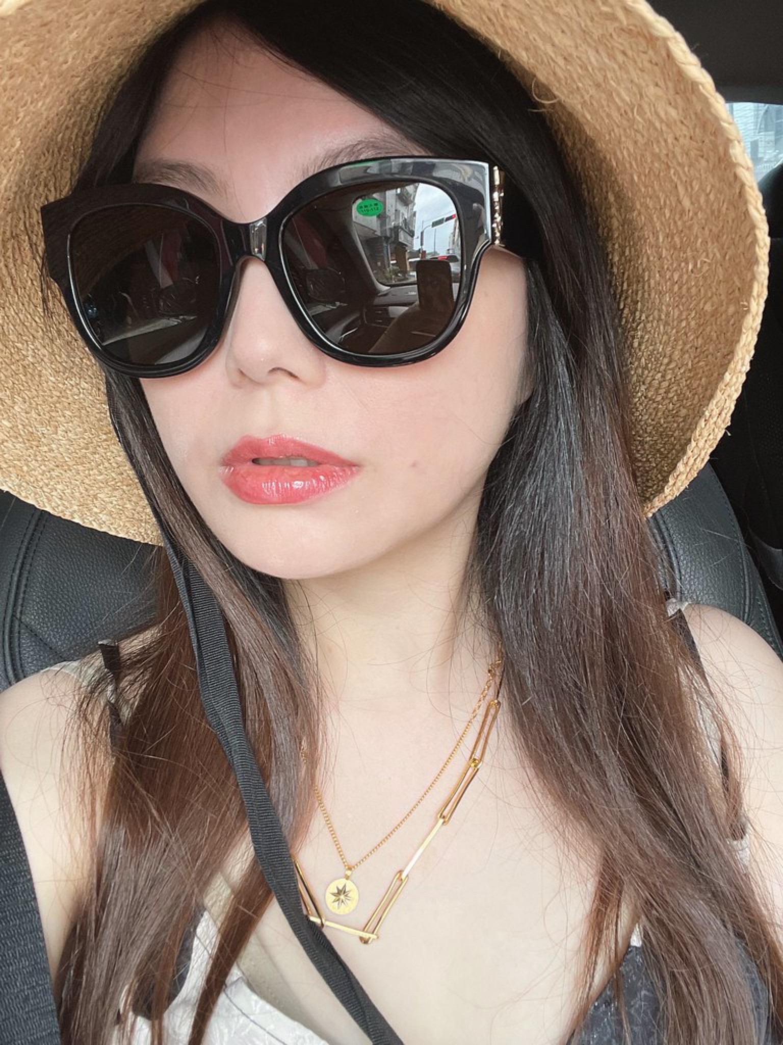 ♥ Saint Laurent Eyewear SL M95 oversized-frame sunglasses，賈靜雯也戴了這支我很喜歡的Saint Laurent M95耶，當初被Rose燒到，目前是NT10535可再額外8折=NT8428，官網要NT15300! 等於55折。
#LTKtaiwan #LTKasia

#LTKstyletip #LTKSale