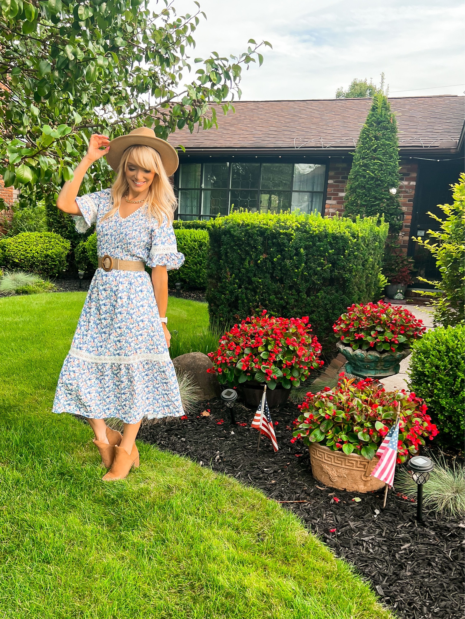 This Grace Karin dress is the perfect fall transition dress and it is currently on seal for $27.29! Perfect for August and September and can be worn during the spring. I am 5’5” in a size small and other colors/prints available - fall transition outfit - Amazon Fashion - Amazon finds - fall dress - Amazon deals 


#LTKSeasonal #LTKunder50 #LTKBacktoSchool