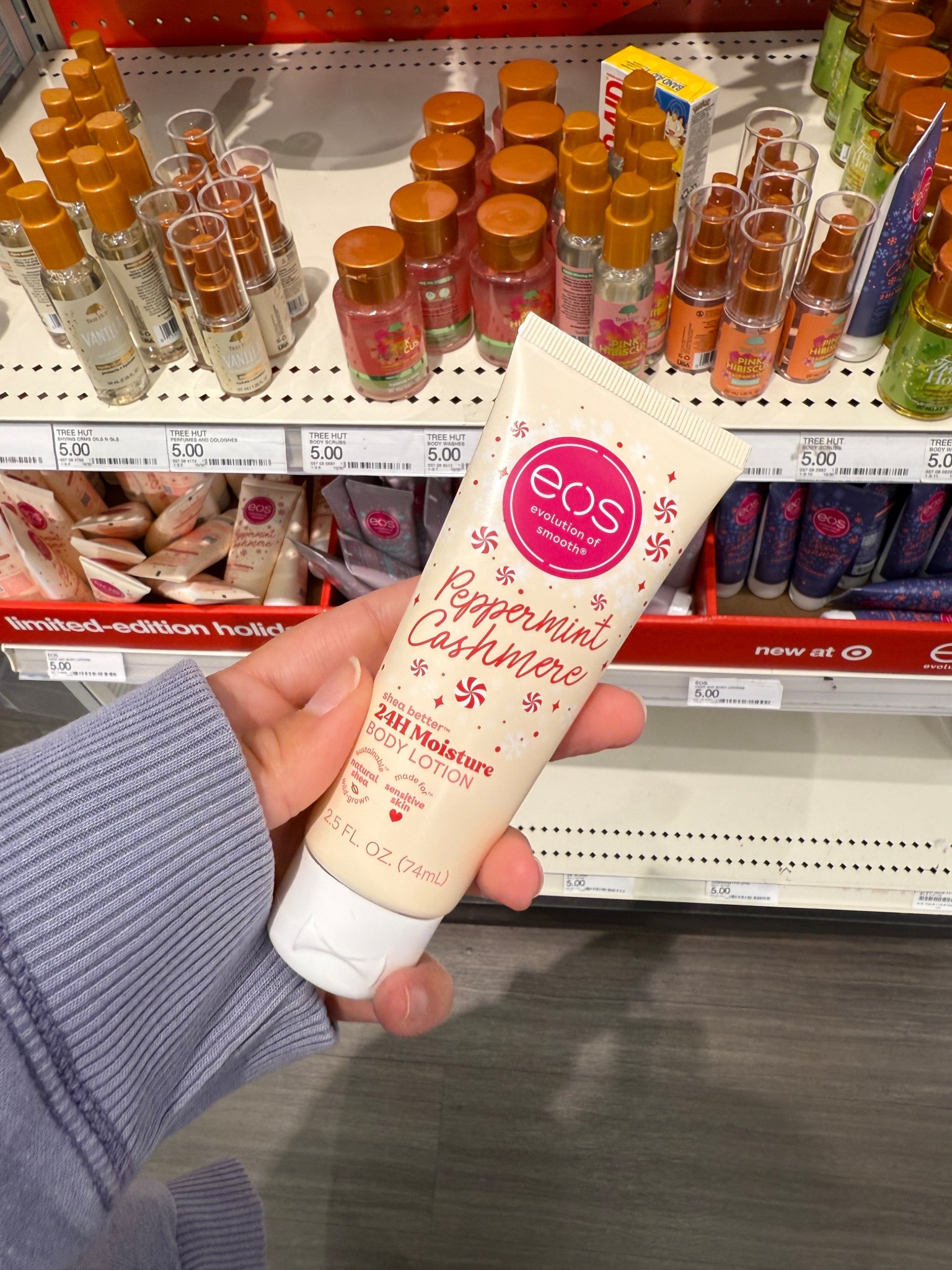 Holiday scents are in full swing ✨


So many great new seasonal scents to get you in the mood for the holidays 🎄


Holiday finds, holiday scents, holiday beauty, Christmas beauty, Christmas finds, eos 

#LTKHoliday #LTKSeasonal #LTKBeauty