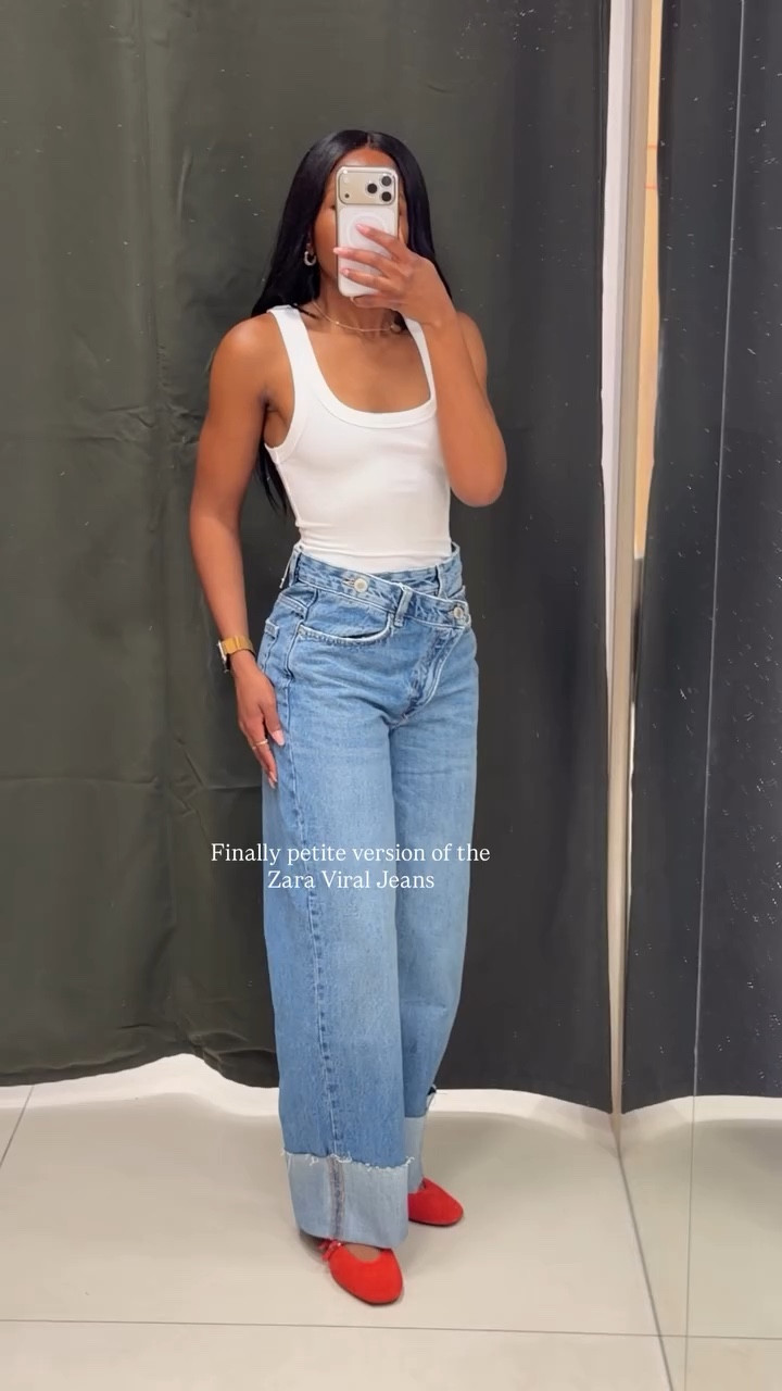 Petite friendly jeans from @Pull & Bear  🤍
These are the perfect Zara viral jeans dupe but actually fit petites (no hemming needed!)

Perfect length for 5’2 / 160cm,Wearing size EUR 34

#pullandbear  #widelegjeans #denimstyle#ltkstyyle

wide leg jeans ,high waisted jeans ,relaxed fit jeans ,straight leg jeans baggy jeans petite flattering jeans fit
everyday denim comfortable jeans
minimal style outfit