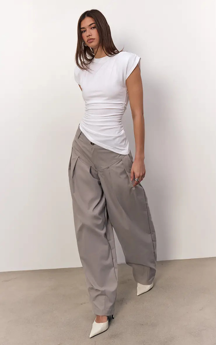 Grey Woven Pleated Balloon Trousers | PrettyLittleThing US