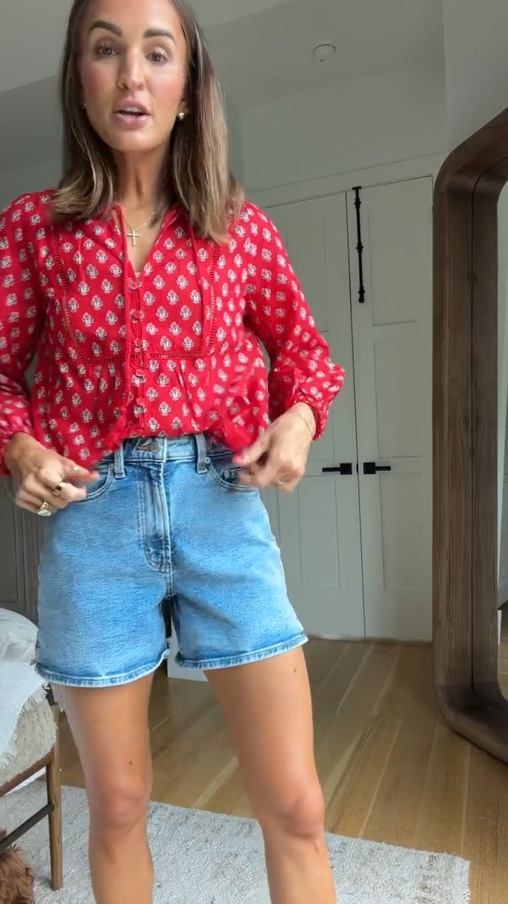 Obsessed with this top + denim shorts from target! ❤️ such cute pieces you can wear on repeat all summer long! 🙌🏼


Target fashion 
Target find
Mom outfit
Summer outfit 
Denim shorts 
Jean shorts

#LTKootd #LTKmomlife