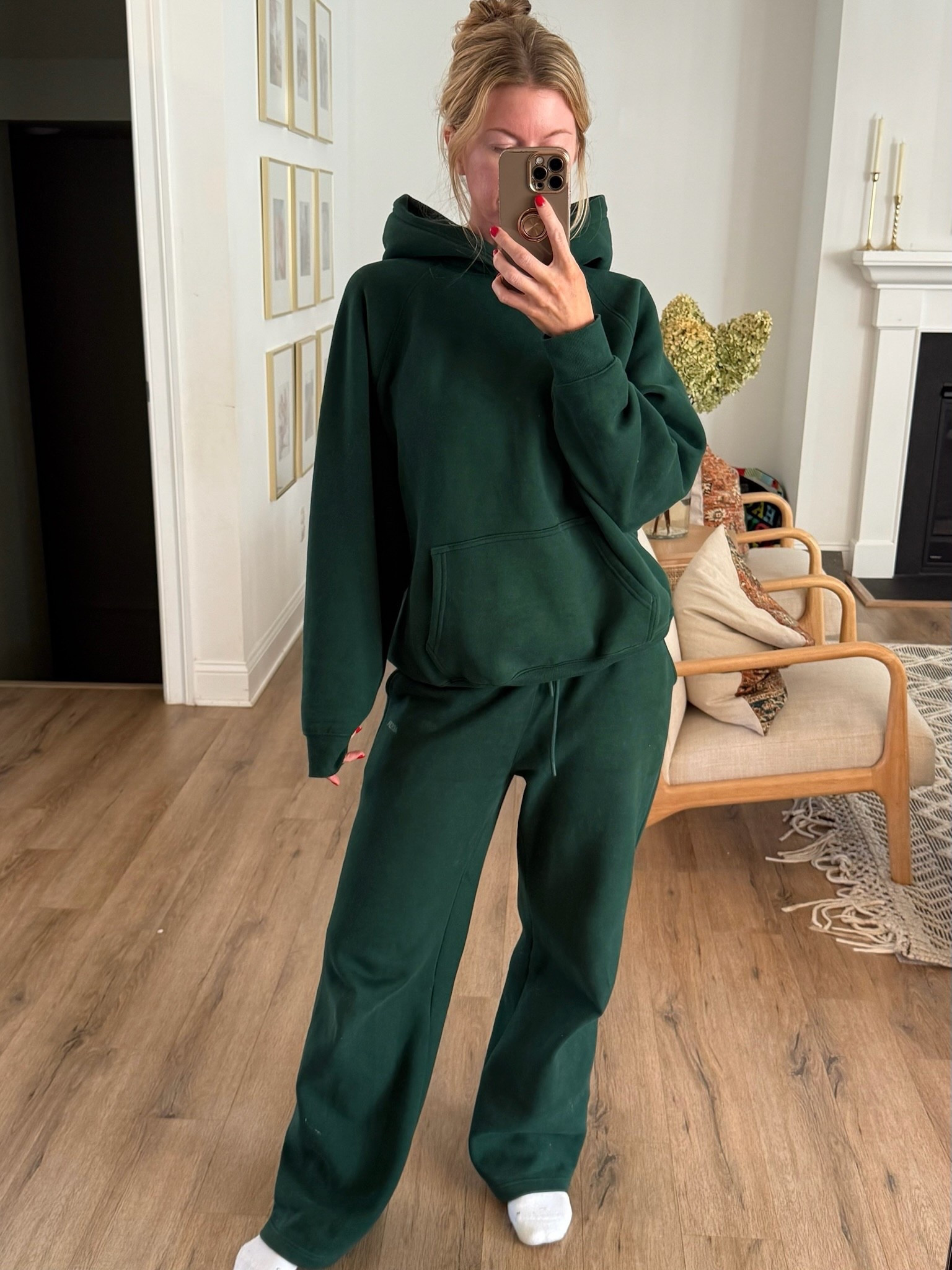 The sweat set that made me fall in love with @aritzia sweat sets 
Top: wearing size small Bottoms
Bottoms: wearing size small 

#LTKGiftGuide #LTKSeasonal #LTKHoliday