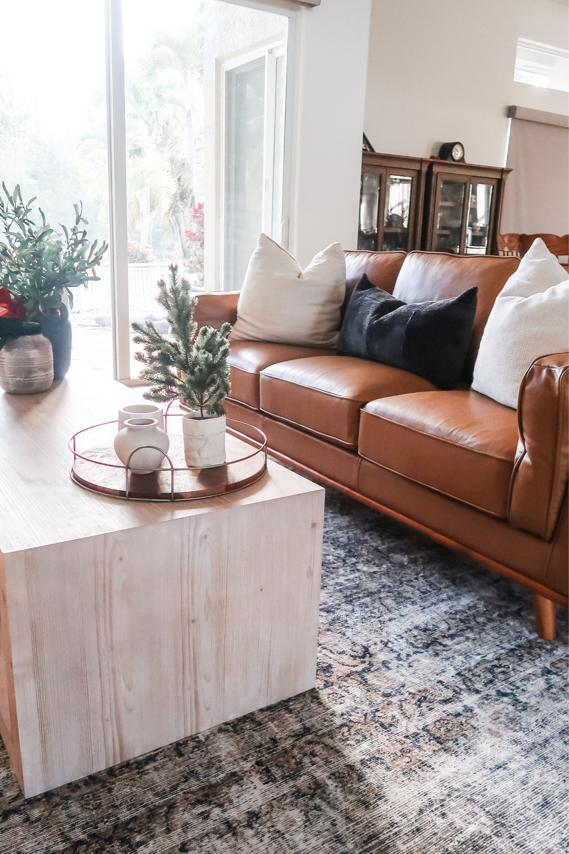 Decorate with me for 2024 - living room edition 