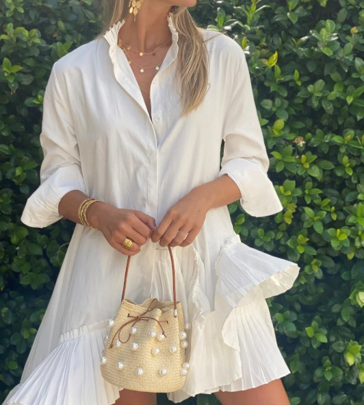🤍 Natural Straw Pearl Drawstring Bucket Bag

Effortlessly chic and perfect for sunny days, this natural straw bucket bag features elegant pearl accents and a drawstring silhouette for a timeless, luxury-inspired look. Whether you're headed to the beach, brunch, vacation, a resort getaway, or a day at the golf club, this versatile handbag adds the perfect finishing touch to any outfit.

Lightweight, stylish, and easy to carry, it's the ultimate summer accessory for women who love classic fashion with a touch of elegance. 

 #LTKdayinmylife #LTKSeasonal #LTKOver40