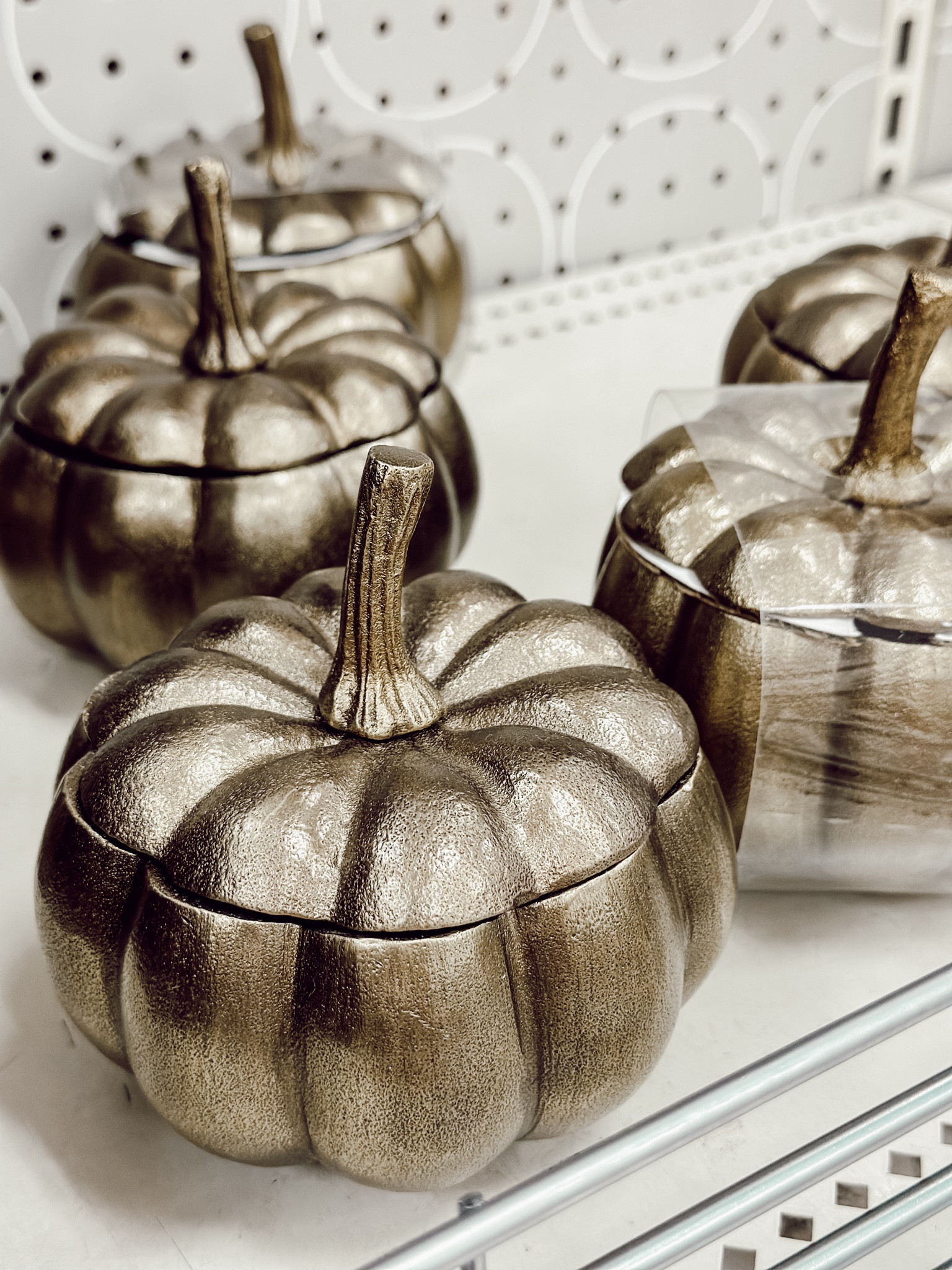 Super cute gold pumpkins with removable lid.

#LTKSeasonal #LTKHome #LTKFindsUnder50