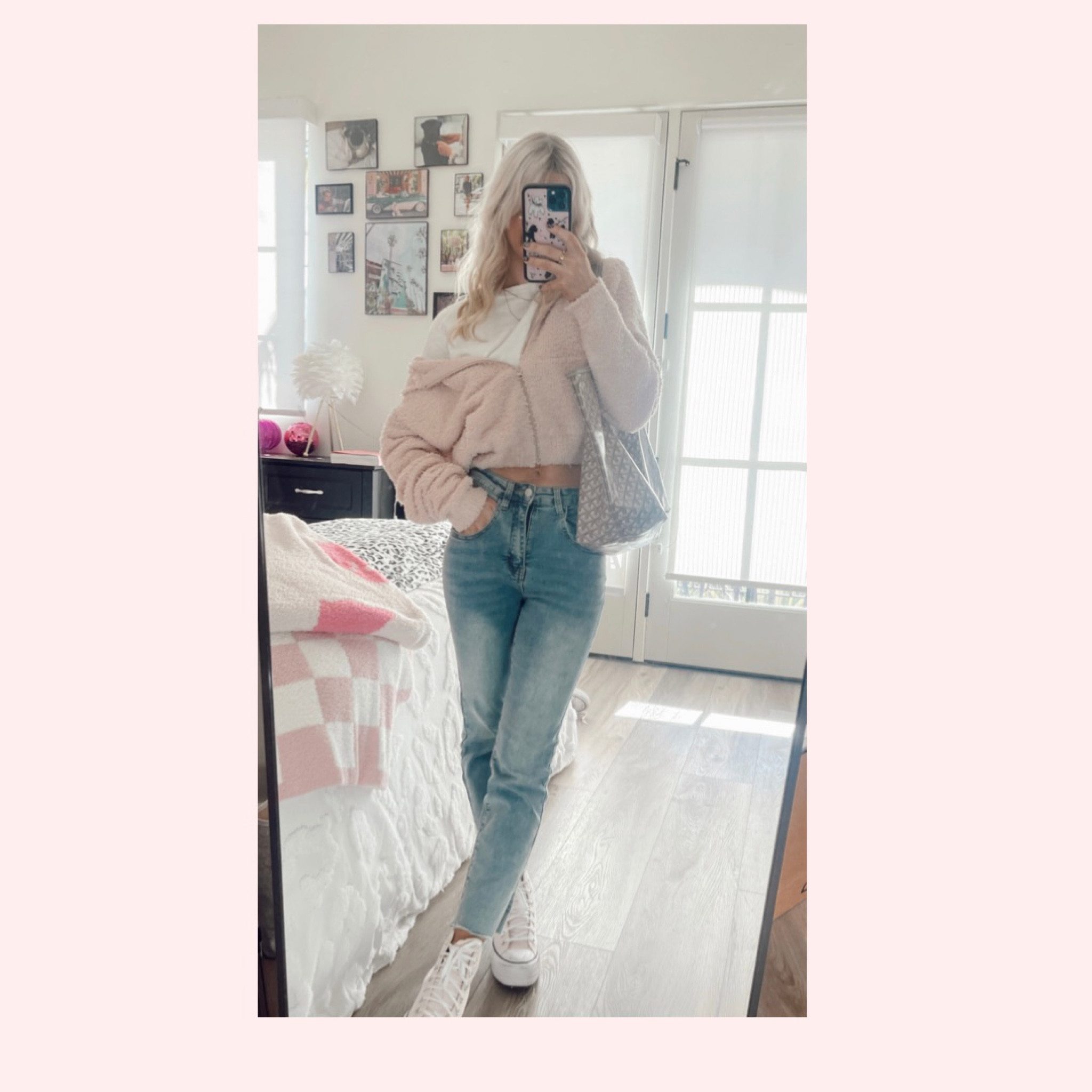 Early Fall vibes🎀🍂 love these everyday jeans and this bag which is such a cute summer - fall transition bag! Comes in a couple of other colors but this one is the “grey/pink."

#LTKfindsunder50 #LTKSeasonal #LTKstyletip