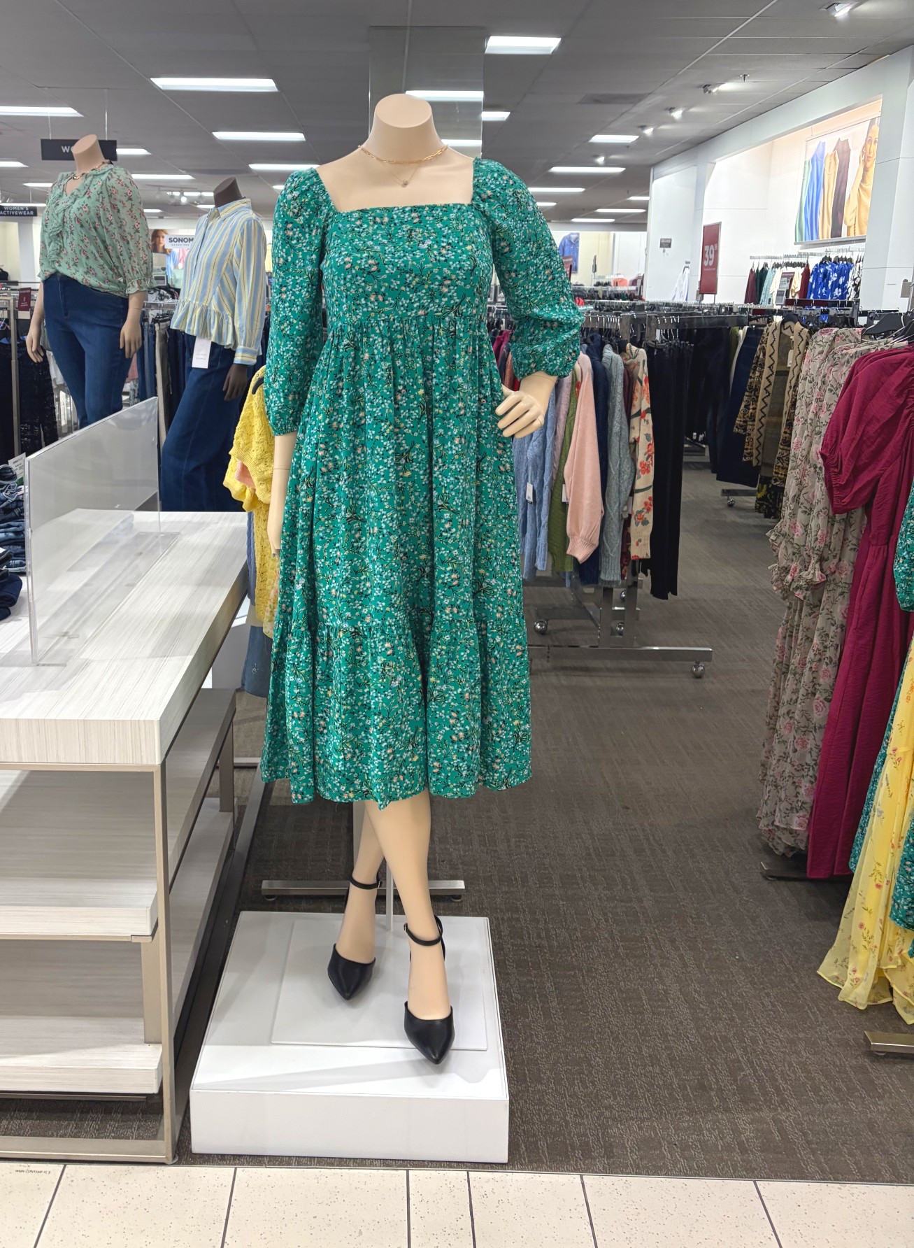 This LC Lauren Conrad Square Neck 3/4 Puff Sleeve Midi Dress for Women is so pretty for when you want to dress up but not be super dressy!  I love the green color!  It comes in petite and plus sizes too.  

Kohl’s dresses | baby shower outfit | bridal shower dresses

#LTKSaleAlert #LTKootd
