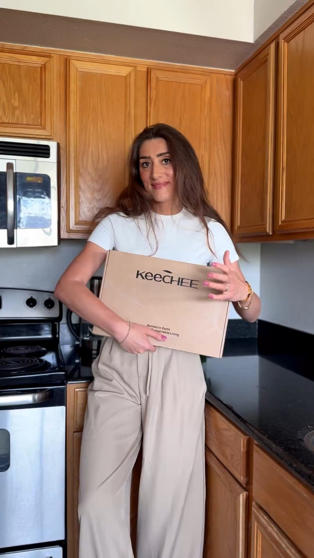 Non-slip + premium bamboo = game changer in the kitchen. @keecheehome_us 

The only cutting board I reach for now.

I’ve tried a lot of cutting boards, but this one stands out.
The non-slip grip actually works  no sliding even during heavy chopping.
Plus, the bamboo finish looks so clean and premium on my counter.

✔️ Super stable
✔️ Easy to clean
✔️ Durable bamboo
✔️ Perfect sizes for everything

Honestly, this made cooking feel easier AND more enjoyable.


#LTKSaleAlert #LTKgrwm #LTKHome