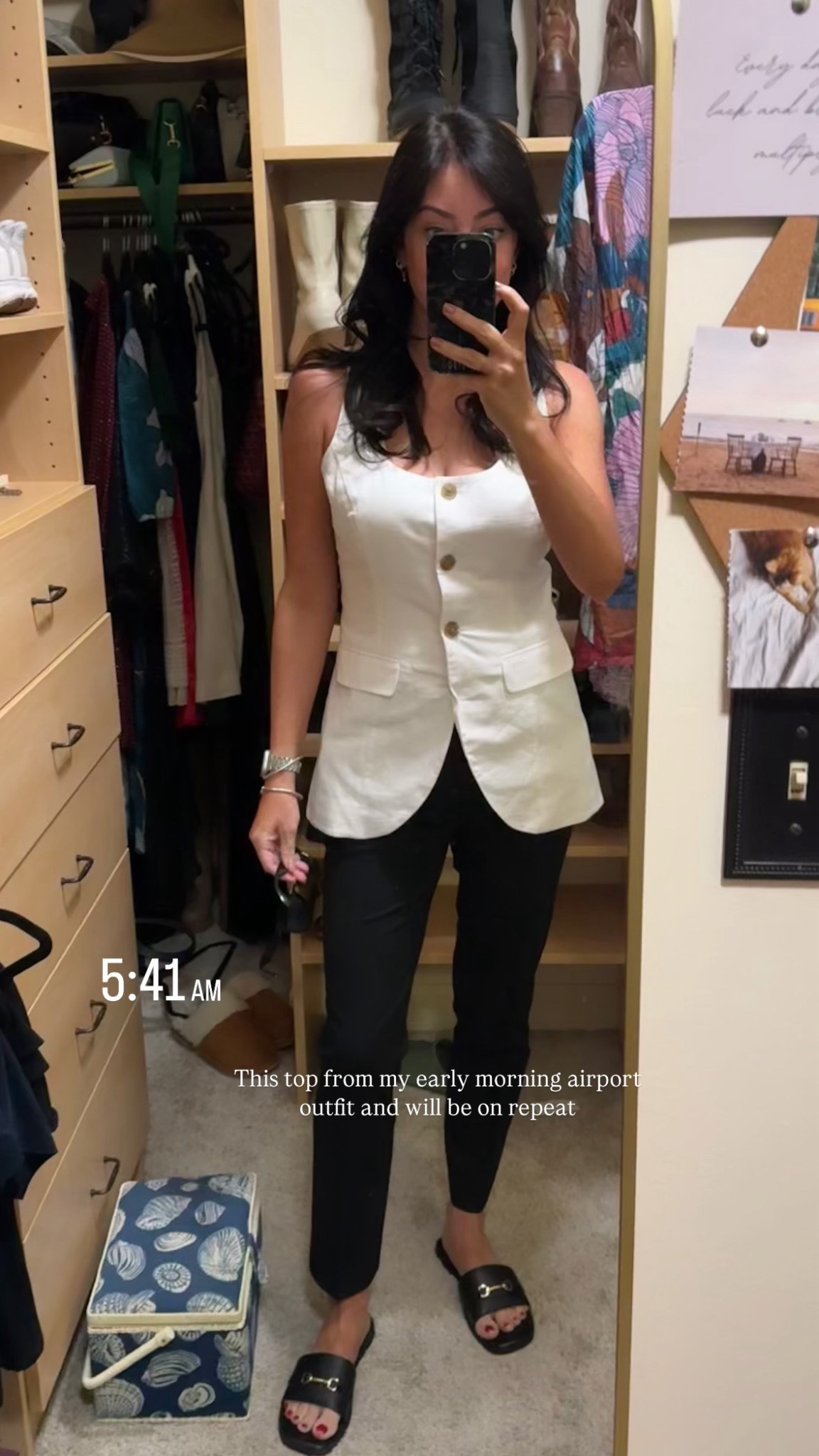 This linen top is stunning and under $20!

Target work tops
Linen top
Target women’s 

#LTKSeasonal #LTKFindsUnder50