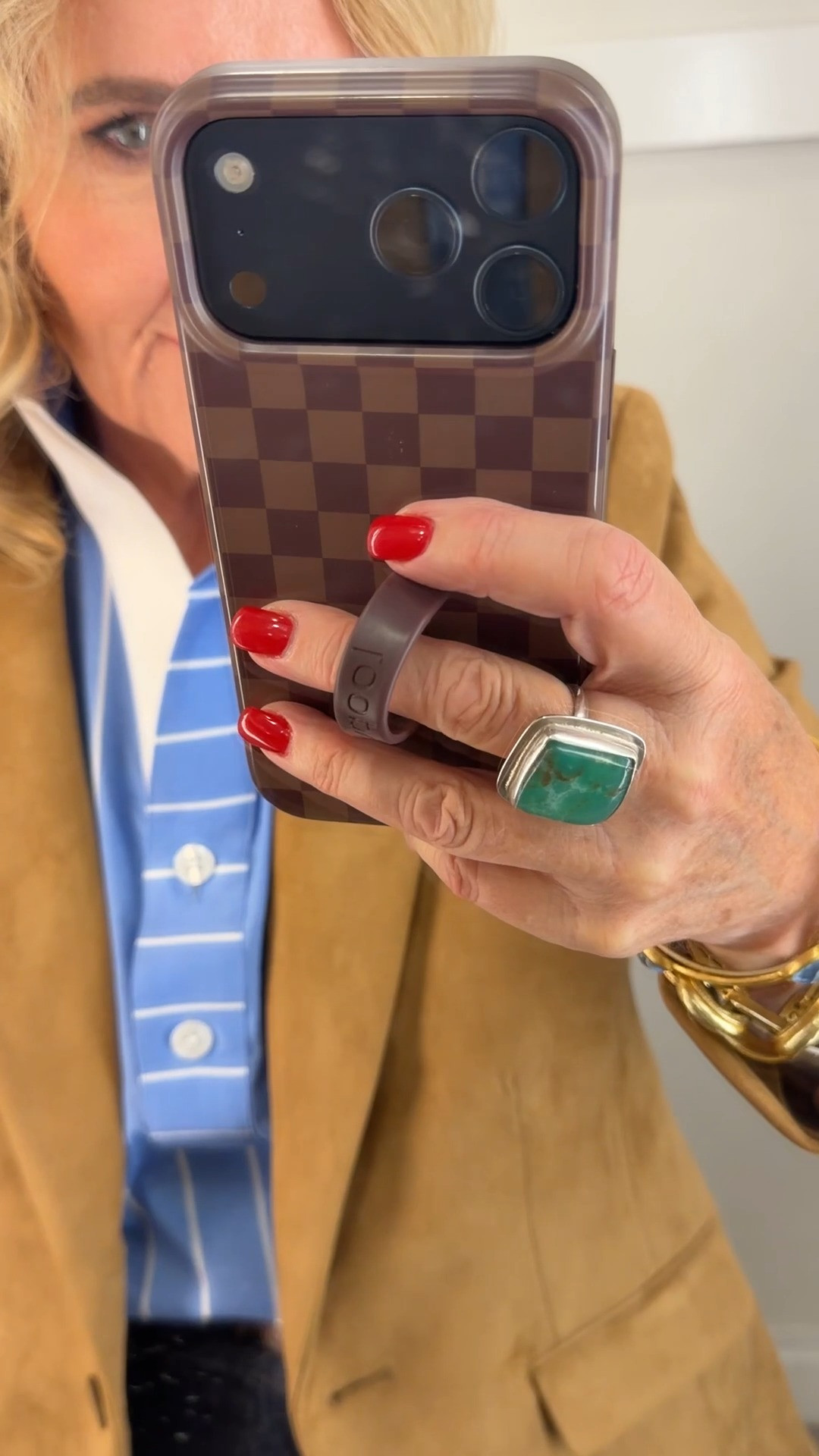 This faux suede blazer is definitely a fall Waite but beautiful. I’m wearing an eight here and I need the eight petite
Popover blouse size small
Jeans size 8, petite

Office outfit, business, casual fall outfit, fall, blazers, suede blazer

#LTKSaleAlert #LTKOver40 #LTKSeasonal