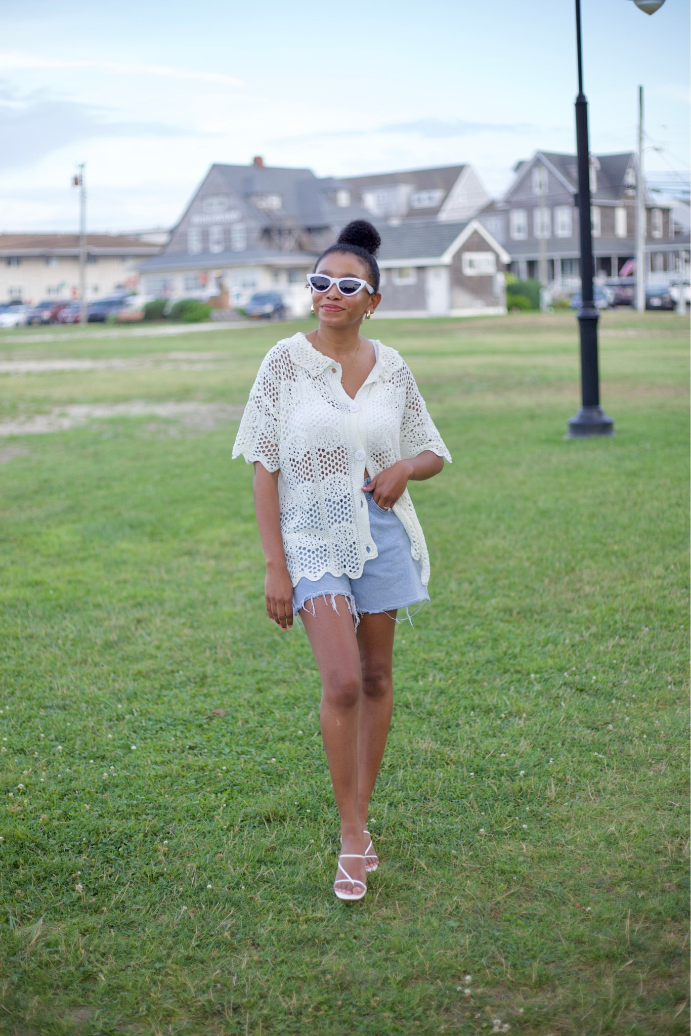 TOP: size medium
SHORTS: similar linked
SANDALS: true to size