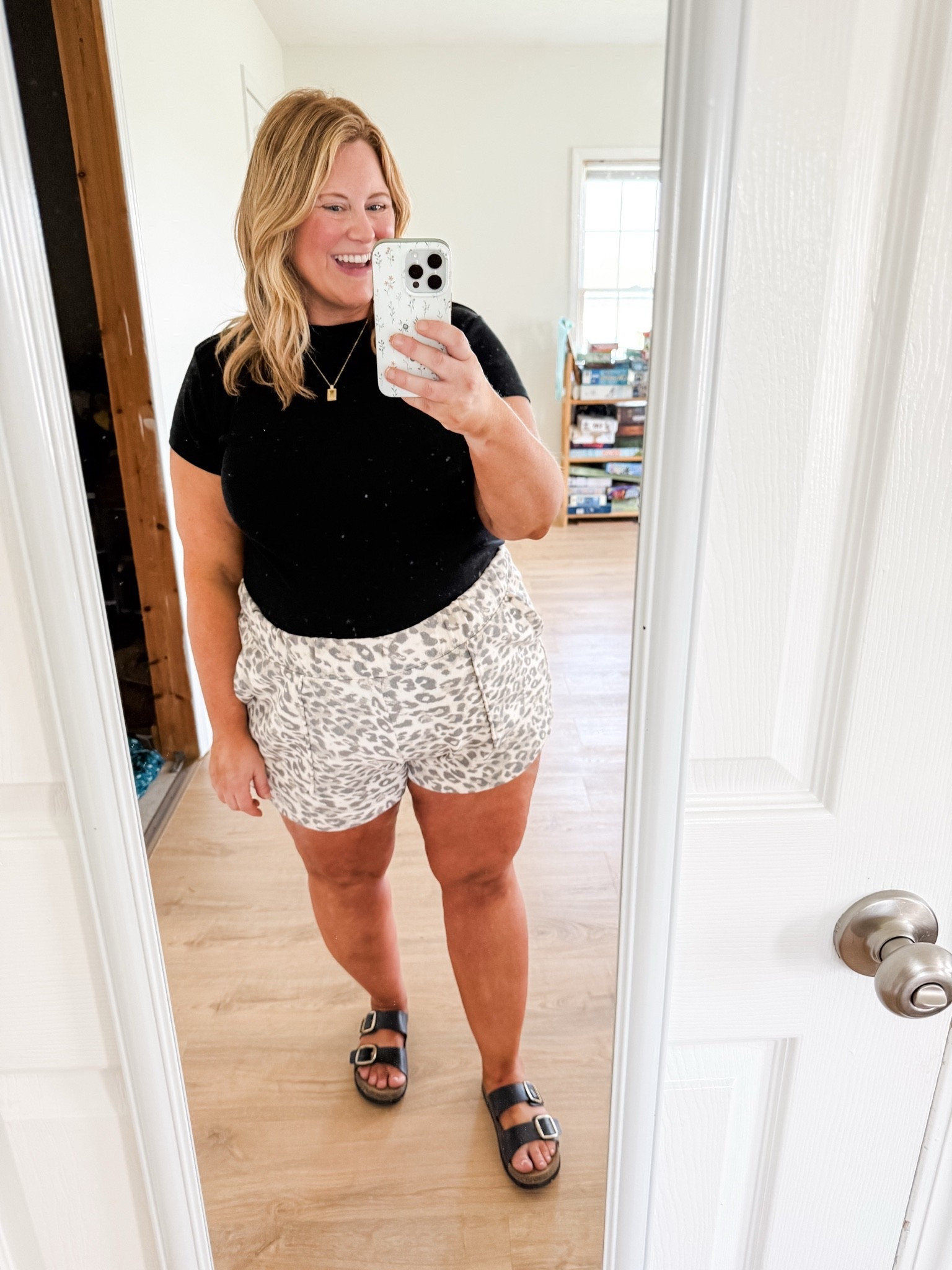 Wearing an XL in my tee and shorts!

#LTKMidsize #LTKBump #LTKSaleAlert