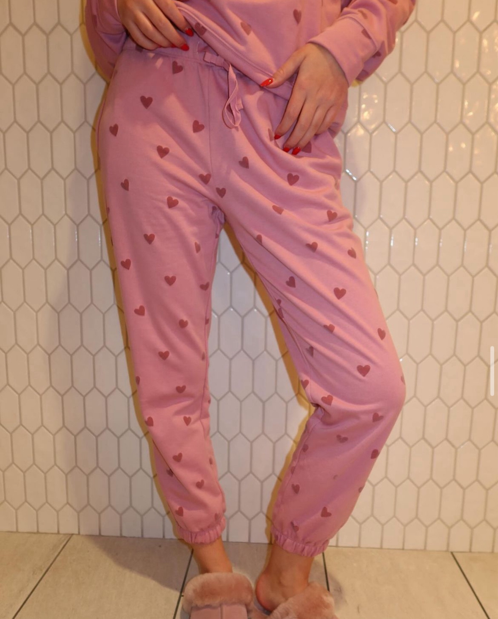 Cupid’s favorite pj set 💘linking a lighter color than shown in this image!! Size up in this set !!

#LTKGiftGuide #LTKSeasonal #LTKHoliday