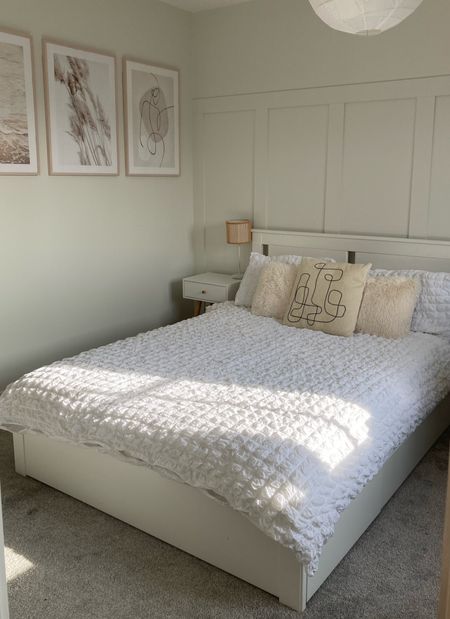 Simplified minimalist bedroom

#LTKeurope #LTKhome #LTKfamily