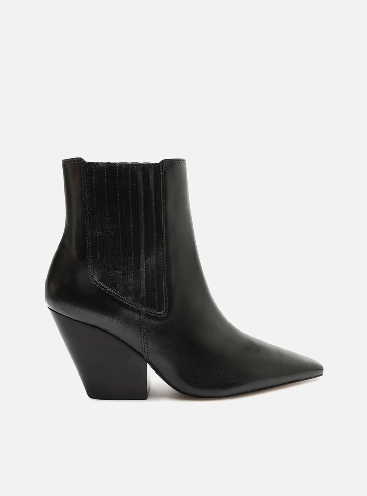 Bota Preta Arezzo Couro Cano Curto Salto Médio West | ZZ Mall (BR)