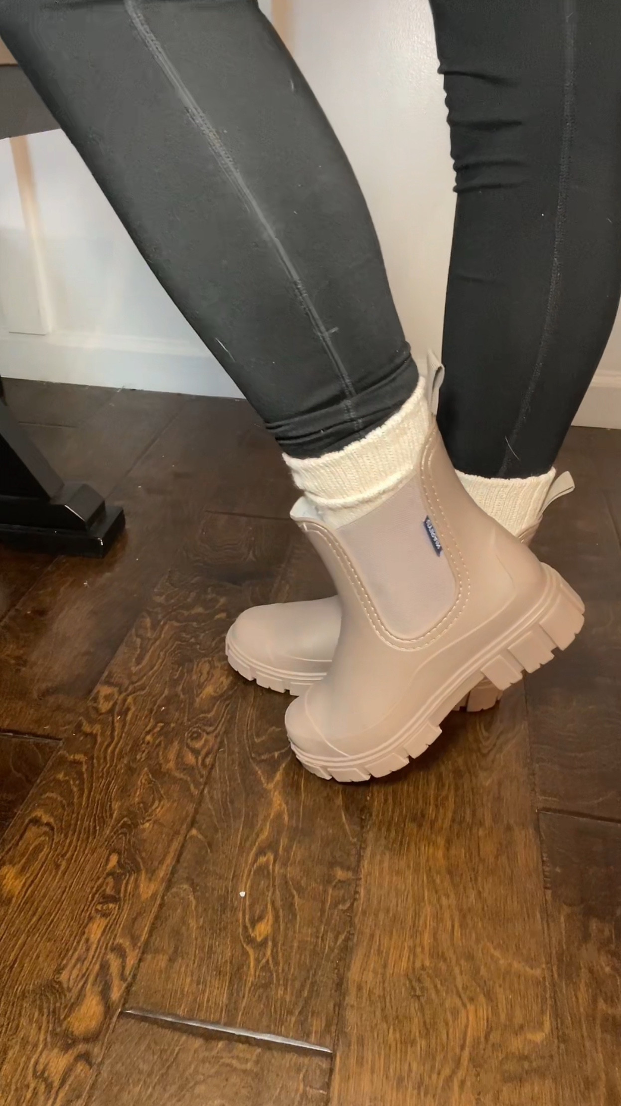 These boots are to dieeeee for! 

#LTKSeasonal #LTKShoeCrush #LTKStyleTip