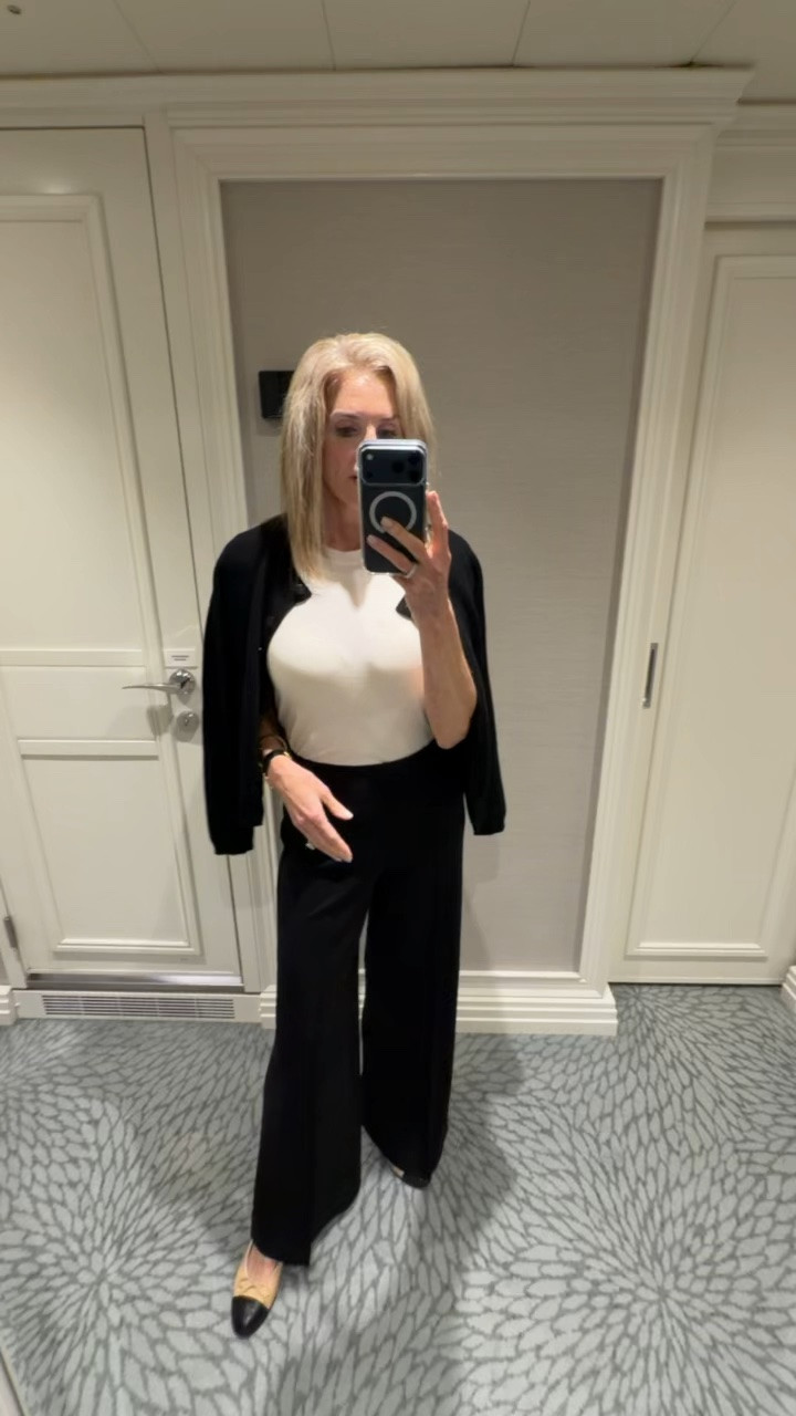 Tonight’s cruise dinner look. Fit TTS

#LTKTravel #LTKOver40 #LTKootd