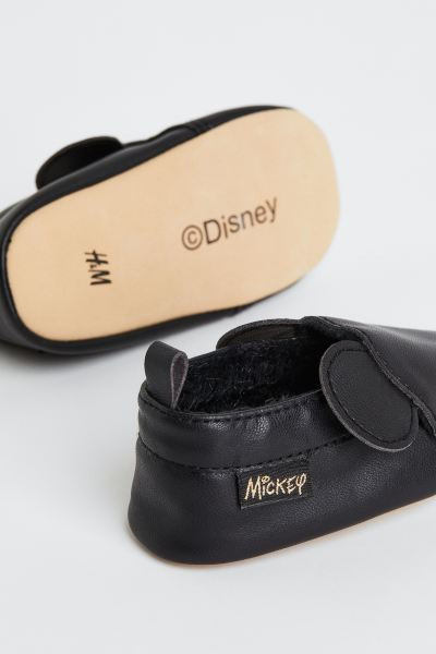 Soft Appliquéd Slippers | H&M (US + CA)