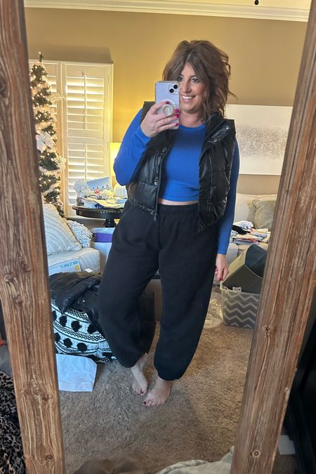 Aerie Style! Don’t mind my messiness behind me! Still cleaning closets! 🤪
Love this adorable cropped top paired with this faux leather cropped vest. The fleece joggers are beyond comfortable!!!!

#LTKsalealert #LTKstyletip #LTKmidsize