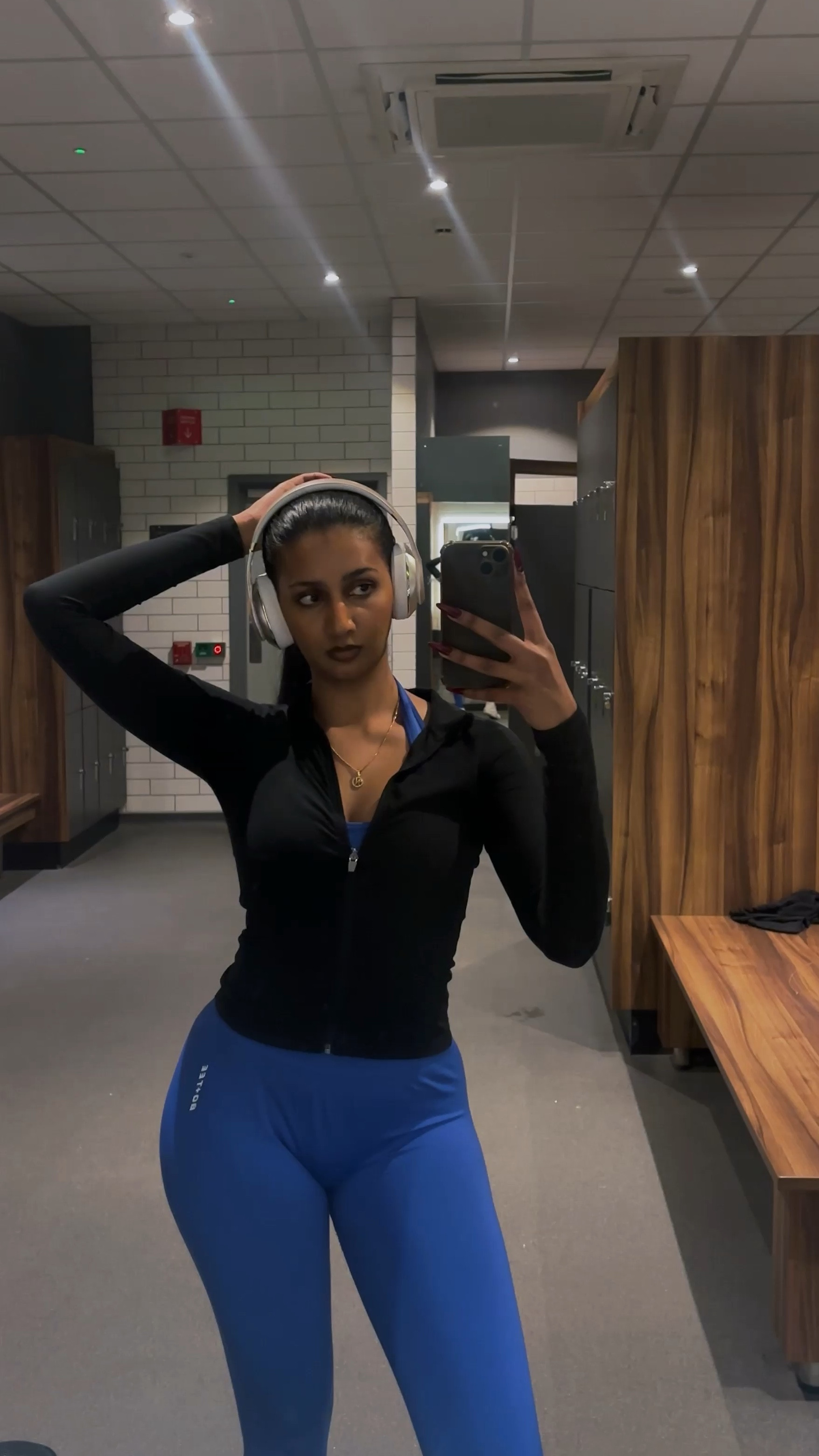 I couldn’t find the exact blue set but this is from the same brand and in a very similar colour💙