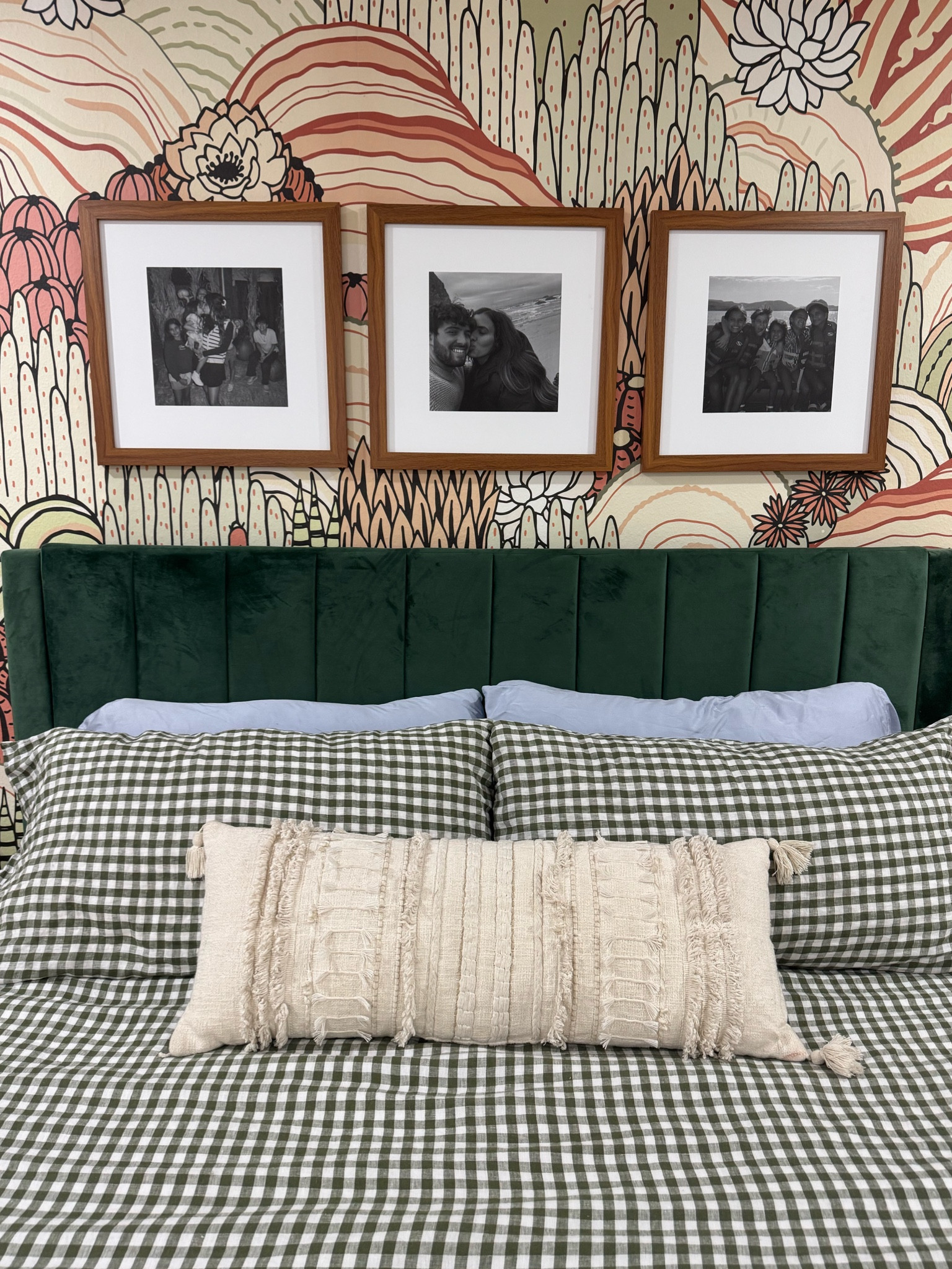 My bedroom 💚💙

#LTKSaleAlert #LTKHome #LTKFindsUnder100