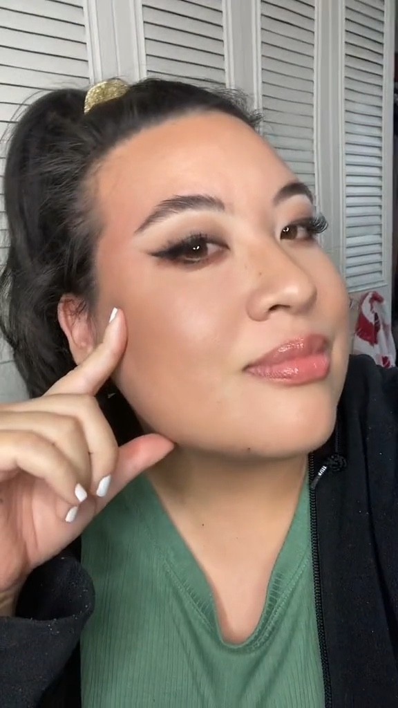 An easy winged makeup 



#LTKbeauty #LTKunder100 #LTKunder50