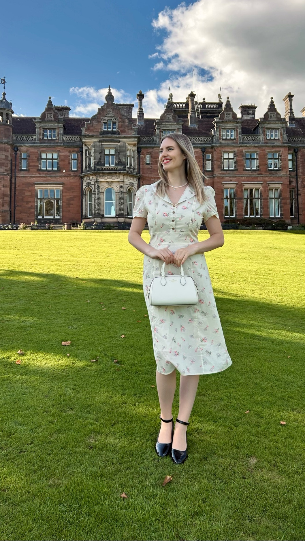 1940s tea dress 🌿🤍 by @retrostage_official @retrostagede @retrostage.fr AD Discount code PR10Loretta for 10% off 

I’m wearing the “Pure Cotton Beige 1940s Puff Sleeves Floral Dress”

@katespadeny bag from @secretsales AD 

#retrostage #katespade #secretsales #fashionblogger #fashionstyle #styleinspiration #outfitinspiration #fashion #style #summer #autumn #summerdresses #summerfashion #autumnfashion #autumnstyle #autumnvibes #vintage #vintagefashion #vintagestyle #vintageaesthetic #vintageoutfit #parisian #retro #retrodress #retrofashion #nature #自然 #时尚

#LTKstyletip #LTKdresses #LTKautumn