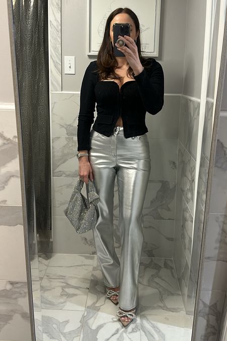 Friday night outfit 🥳 metallic pants are a must! True to size. Grabbed this top last minute and it’s so comfy & amazing for the girls! 