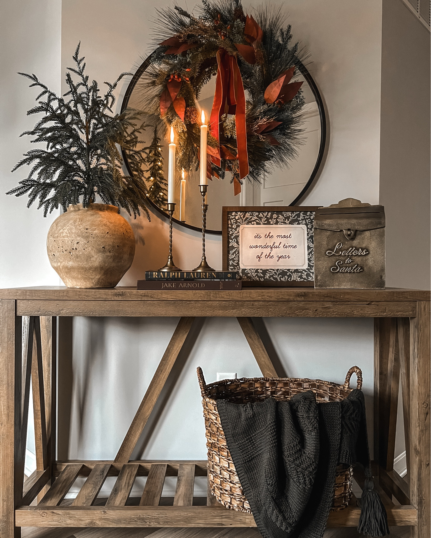 Christmas console✨

Christmas Decor | Holiday Decor | Console Styling | Entryway | Table Styling | Vase Styling | Christmas Wreath | Target Finds | Walmart Finds

#LTKHoliday #LTKHome