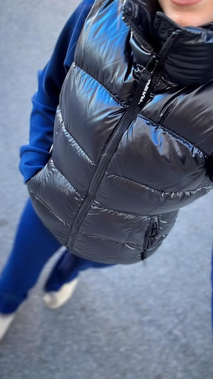 The perfect puffer jacket for the winter 💙

#LTKootd #LTKdayinmylife #LTKOver40