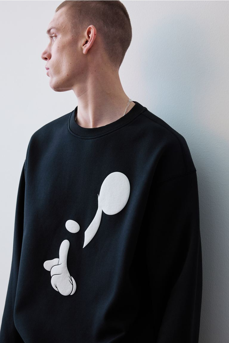 Relaxed Fit Sweatshirt - Black/Mickey Mouse - Men | H&M US | H&M (US + CA)