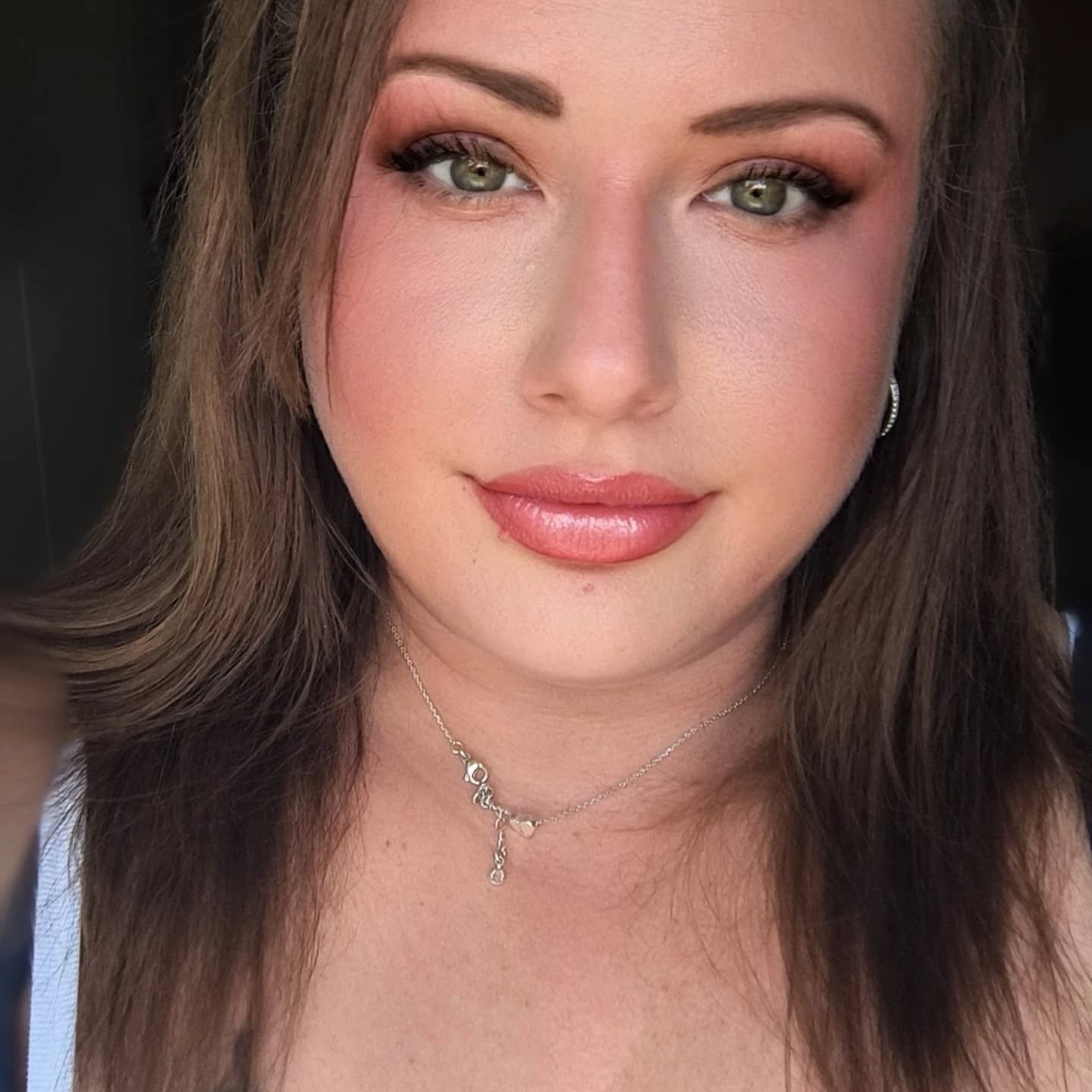 Loving this @fentybeauty Gloss Bomb Stix in shade
Fu$$y #fenty #fu$$y #fussy #glossbombstix #riri #fenty #fentybeauty #makeup #beauty #lippy #lipgloss #model #beautyinfluencer #makeupinfluencer #greeneyes