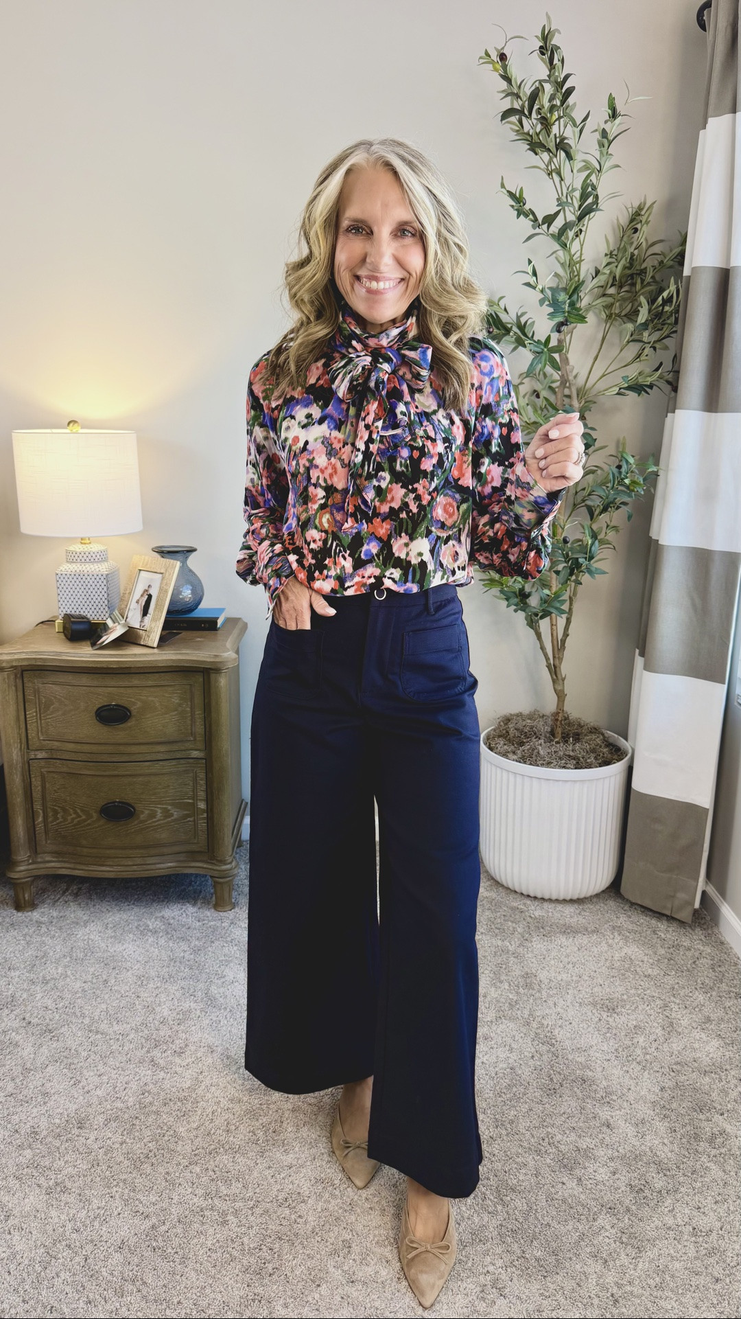 Wearing XS top and 2 pants. Cute for work or this blouse is really cute with flare jeans.