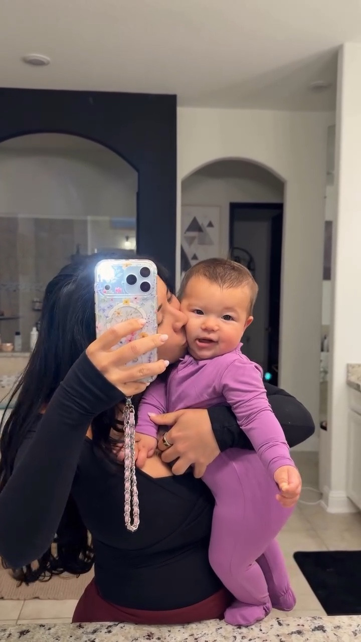 The end!!🥹🥰 Hope you had the best day!!! (Yes, you need the eye patches😘)

Comment “shop” for links🤍

#morningvlog #realistic #relatable #momlife #vlog ditl, Pilates, postpartum, mom of 2, morning in my life, skincare, postpartum fitness journey