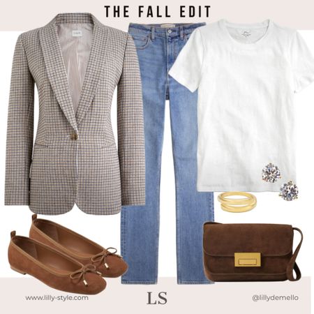 Love this timeless outfit with a plaid blazer and suede flats and bag  