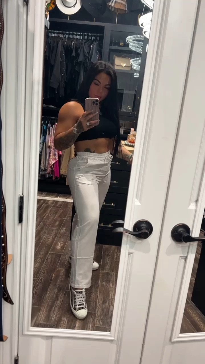 Best pants 👖 ever 

#LTKFind #LTKU #LTKSale