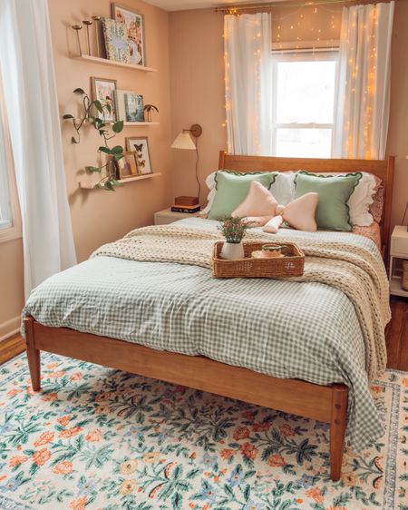 Cozy colorful bedroom reset with floral sheets, green gingham duvet cover, Rifle Paper Co floral rug #myanthropologie #riflepaperco #spring #bedroomdecor 
