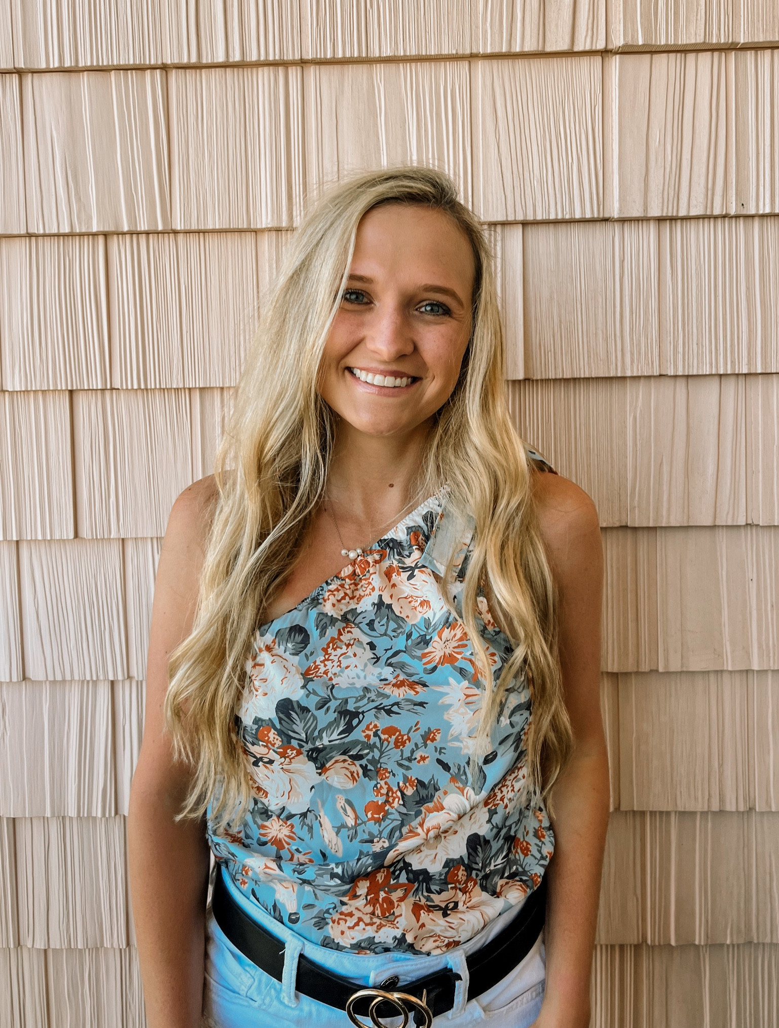 on vacation mode 🏝️

shirt, Shein | necklace, Belk | shorts, American Eagle | belt, Amazon

#LTKU #LTKFind #LTKtravel