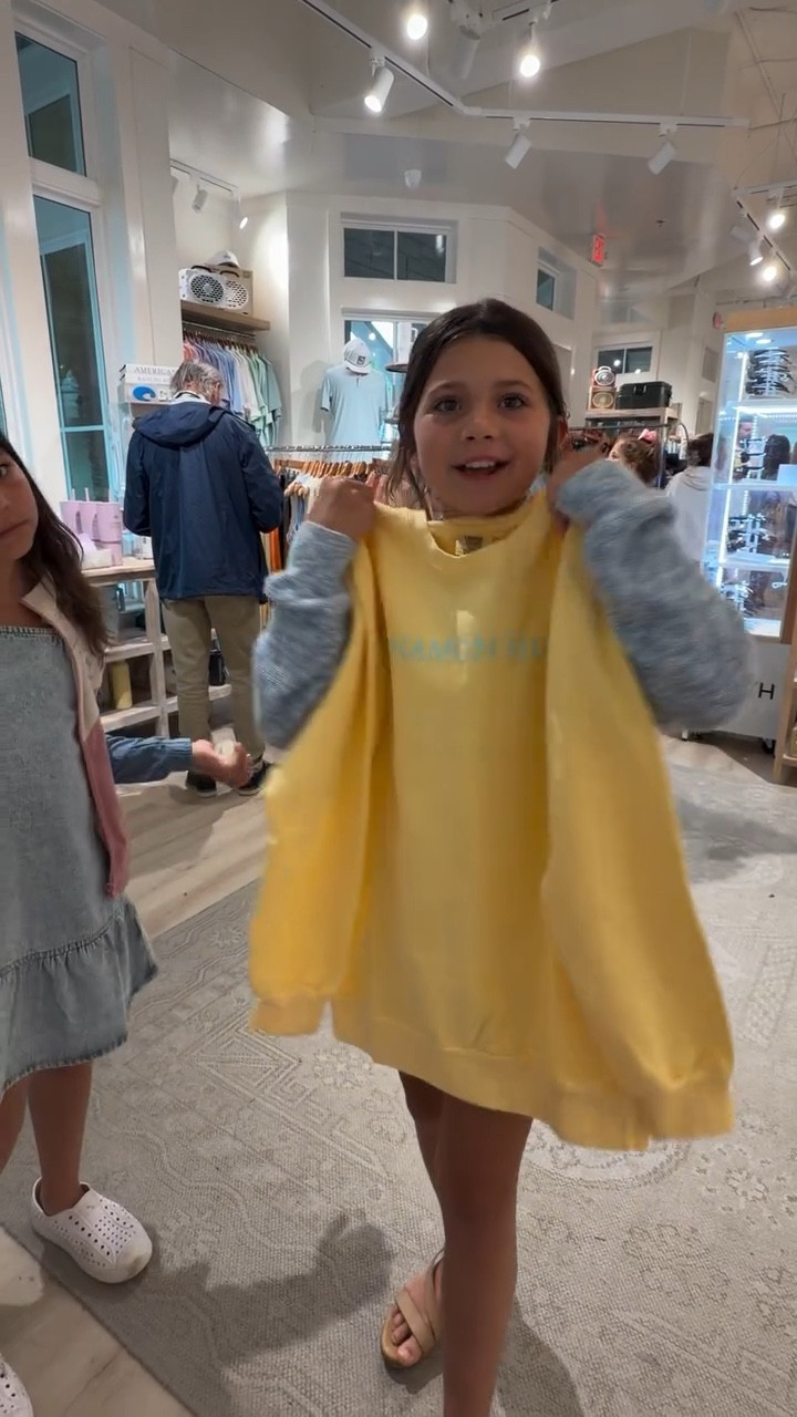 Rainy day in port A vlog! But first - more shopping with Yaya 🤣