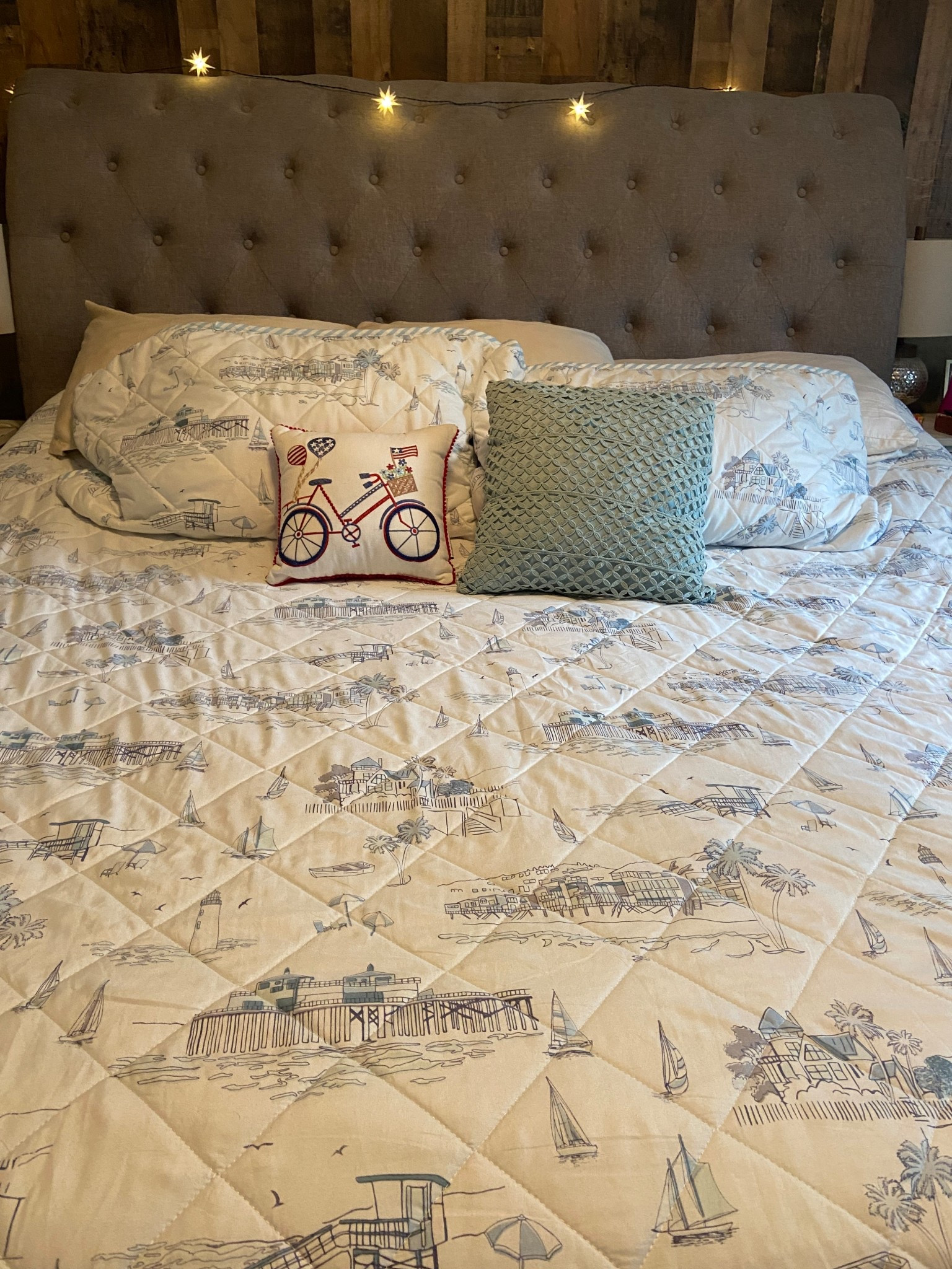I am in love with this coastal quilt from Amazon 

#LTKSeasonal #LTKFindsUnder100 #LTKHome