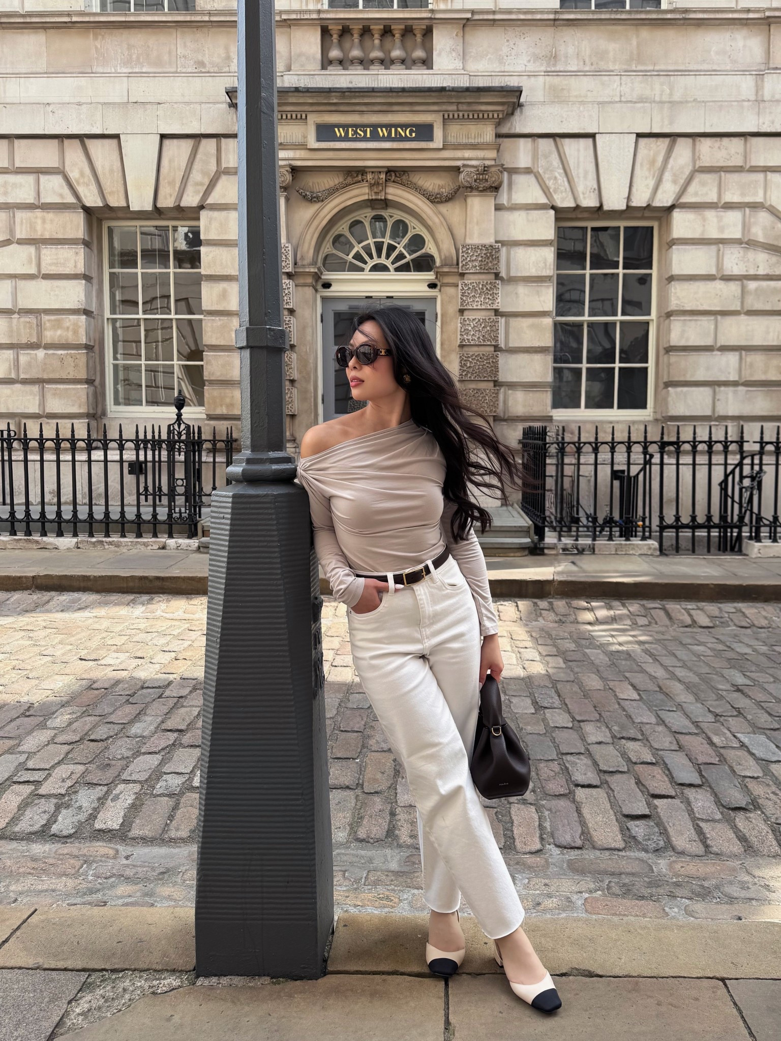 Out of office ootd

Top • XXS
Jeans • UK 4
Belt • XXS

#LTKautumn #LTKuk #LTKeurope