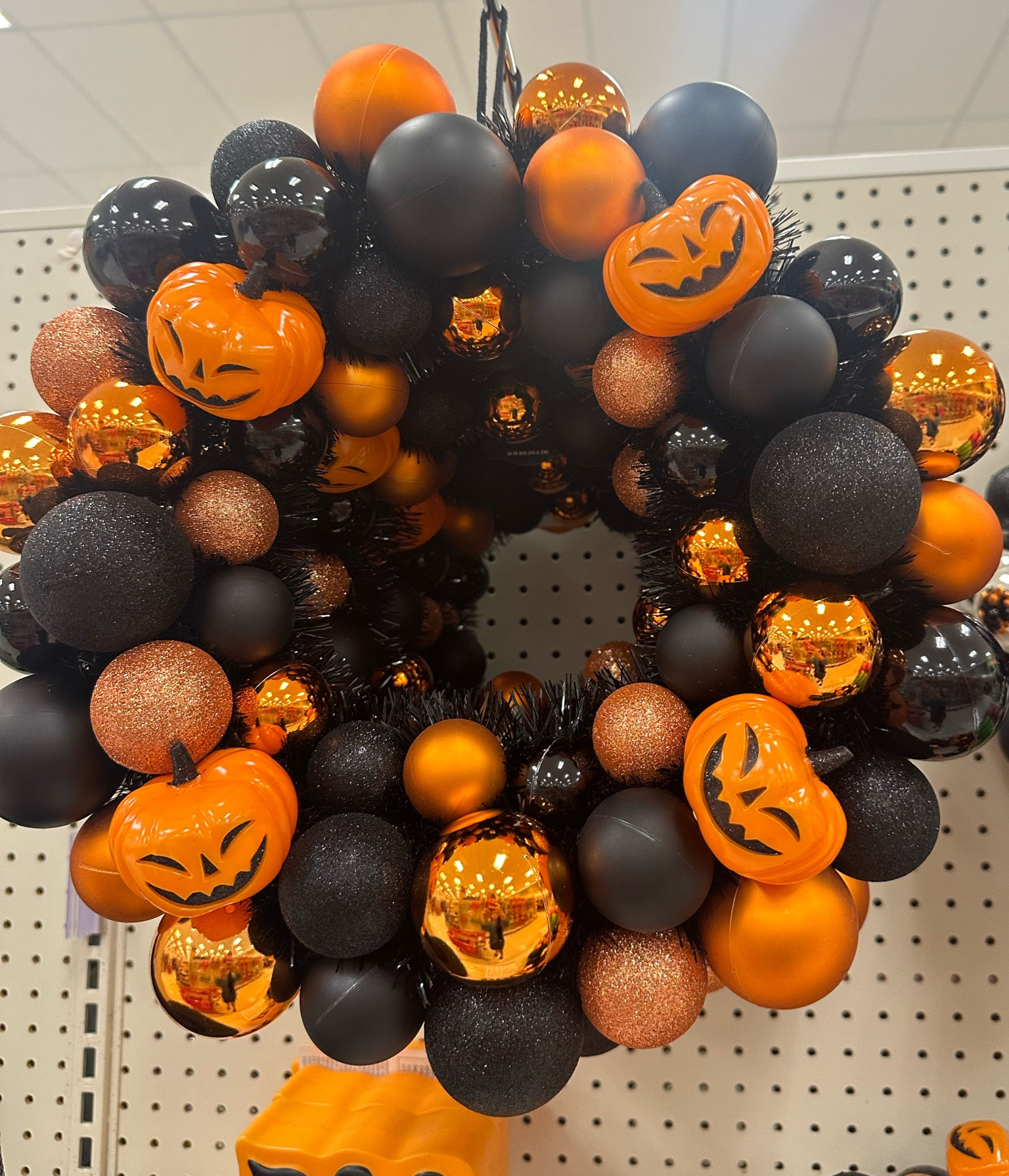Halloween wreath at target ! Loved this one 

#LTKSeasonal #LTKFallSale #LTKStyleTip