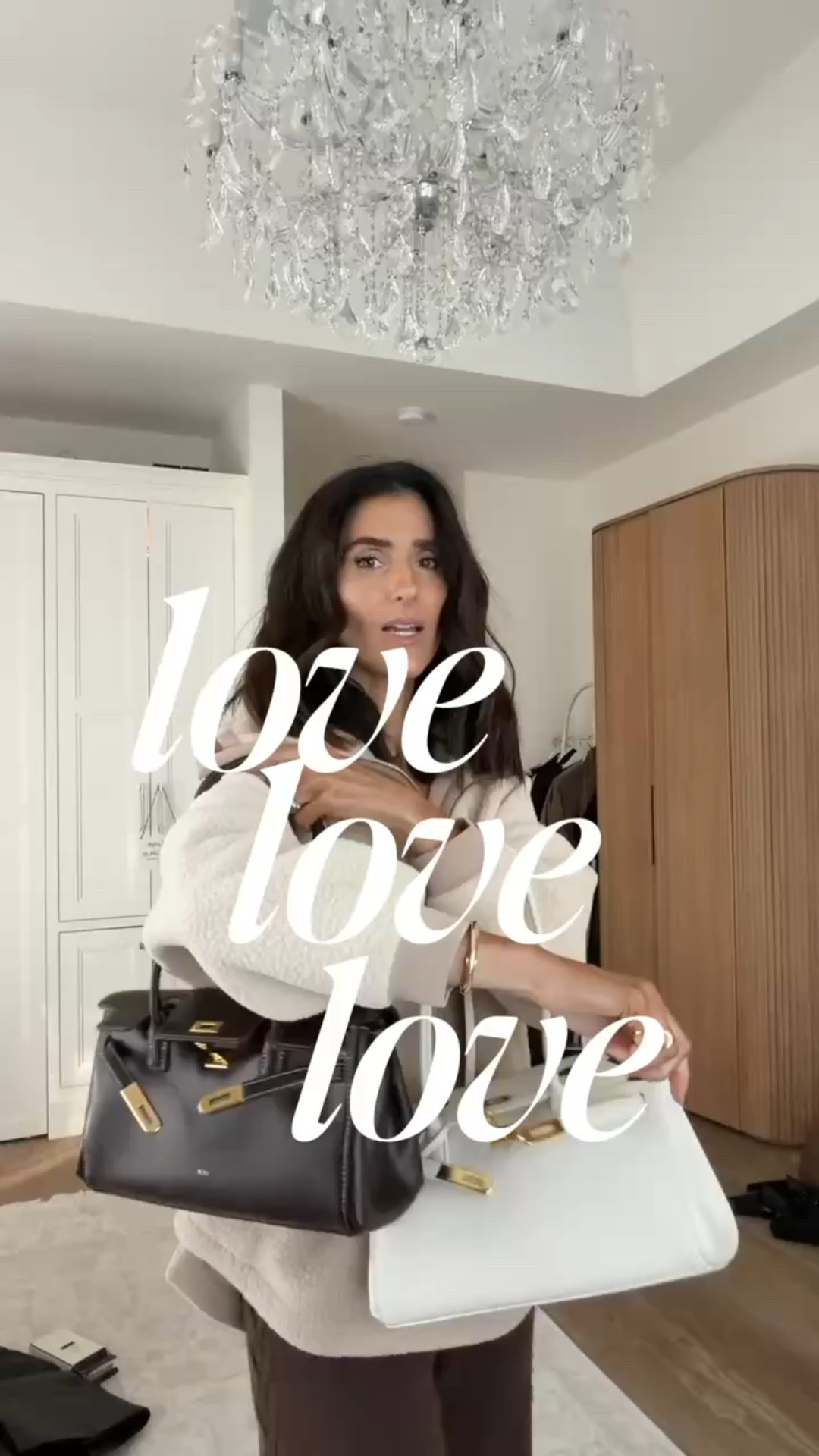 For anyone who is also handbag obsessed…. Girls this new arrival is soooo good! I love how soft it is, the style, functionality and size. I’m  just shy of 5-7” wearing the size small sweatshirt. #amazon #handbag #giftidea #stylinbyaylin #aylin #varley #bag

#LTKBeauty #LTKgrwm #LTKootd