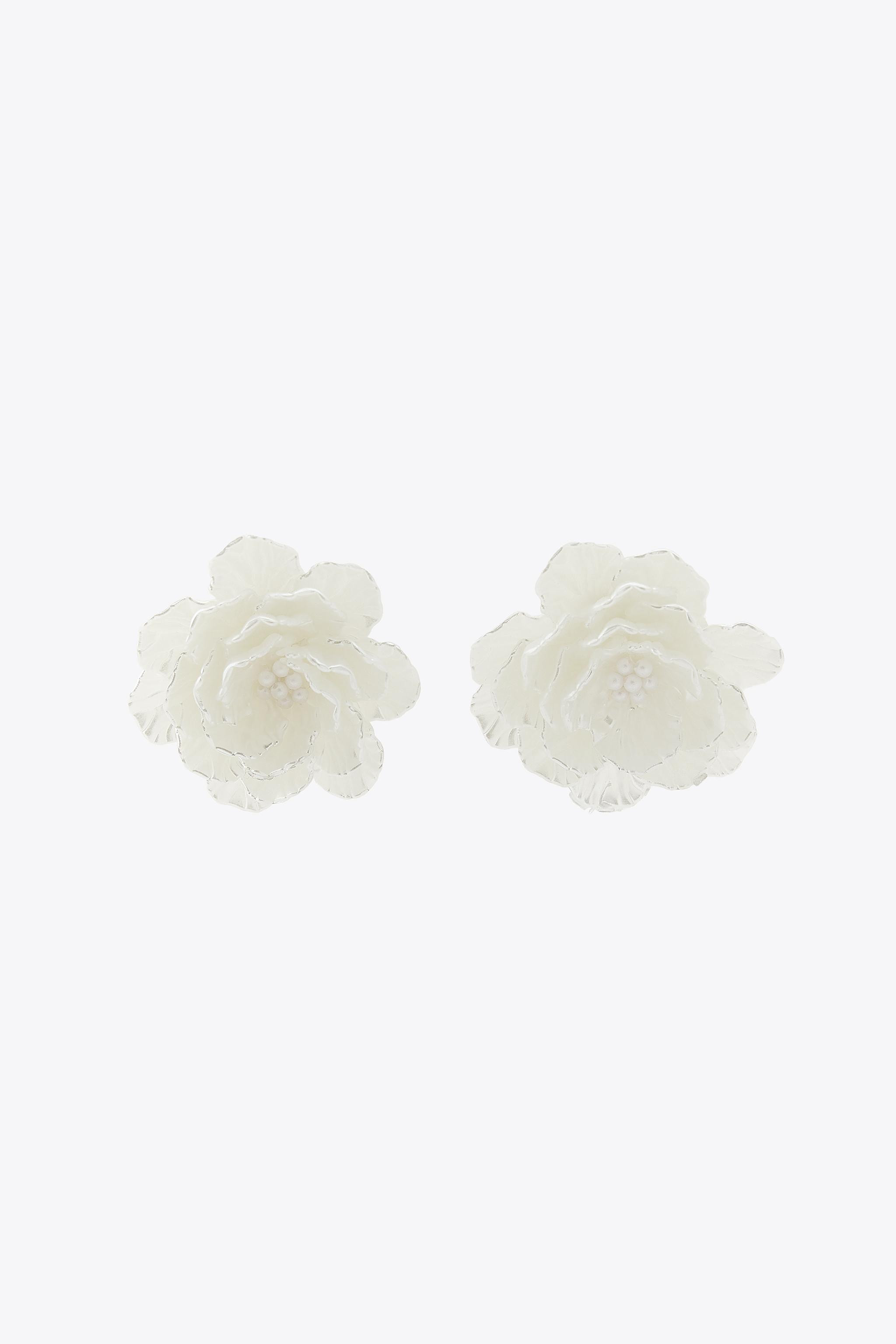 EMBOSSED FLOWER EARRINGS | Zara UK