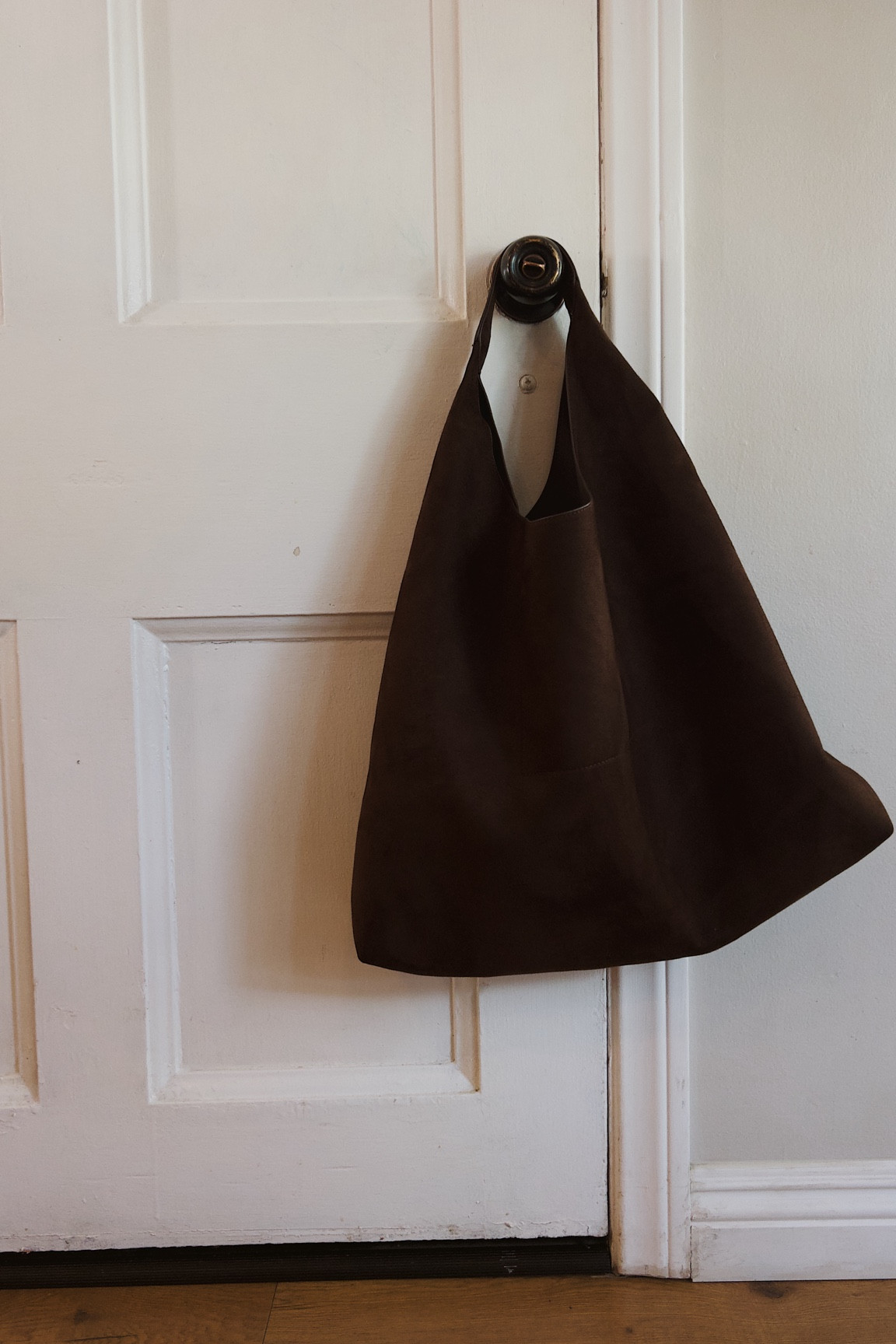 New handbag! And I am obsessed. I have some diapers and wipes hidden in there 👀


Handbags | suede | Gap | fall handbag 

#LTKGiftGuide #LTKStyleTip #LTKFindsUnder100