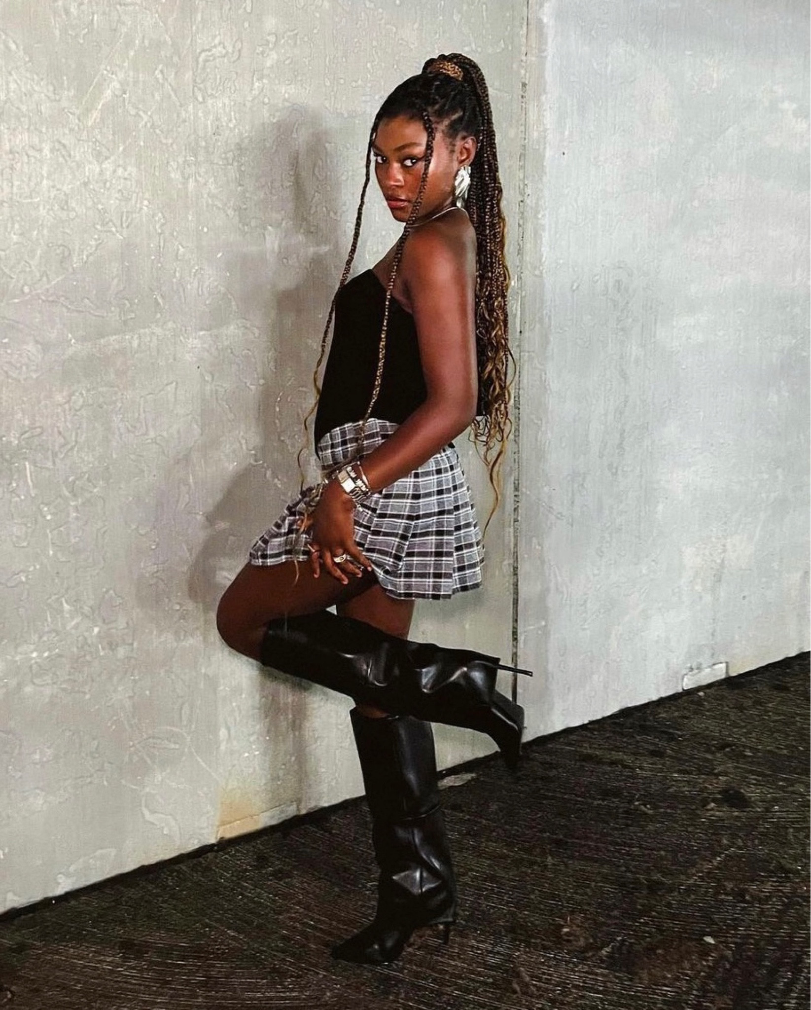 These Steve Madden boots are literally TO DIE FOR! They have a family & friends 30% off sale going on right now! They are nothing short of a show stopper that will elevate any outfit!

#LTKHolidaySale #LTKSeasonal #LTKshoecrush