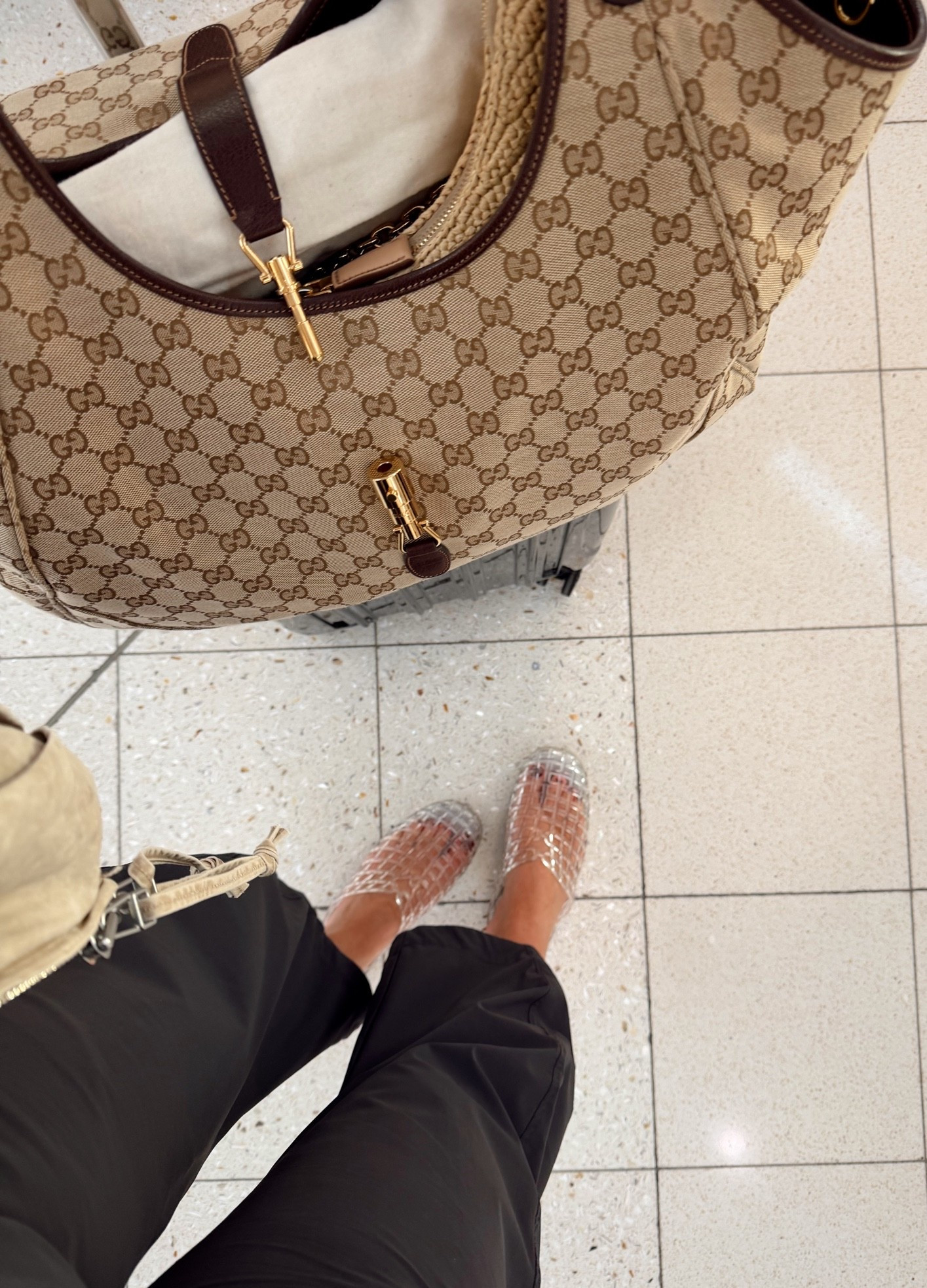 Travel fit & saw my jellies are 55% off✨
Snagged the brown I love them they’re super soft and comfy and don’t dig in! 3 colors 
Also these are the wrinkle free pants- live in them STILL! 🤌🏼🤌🏼 TTS
