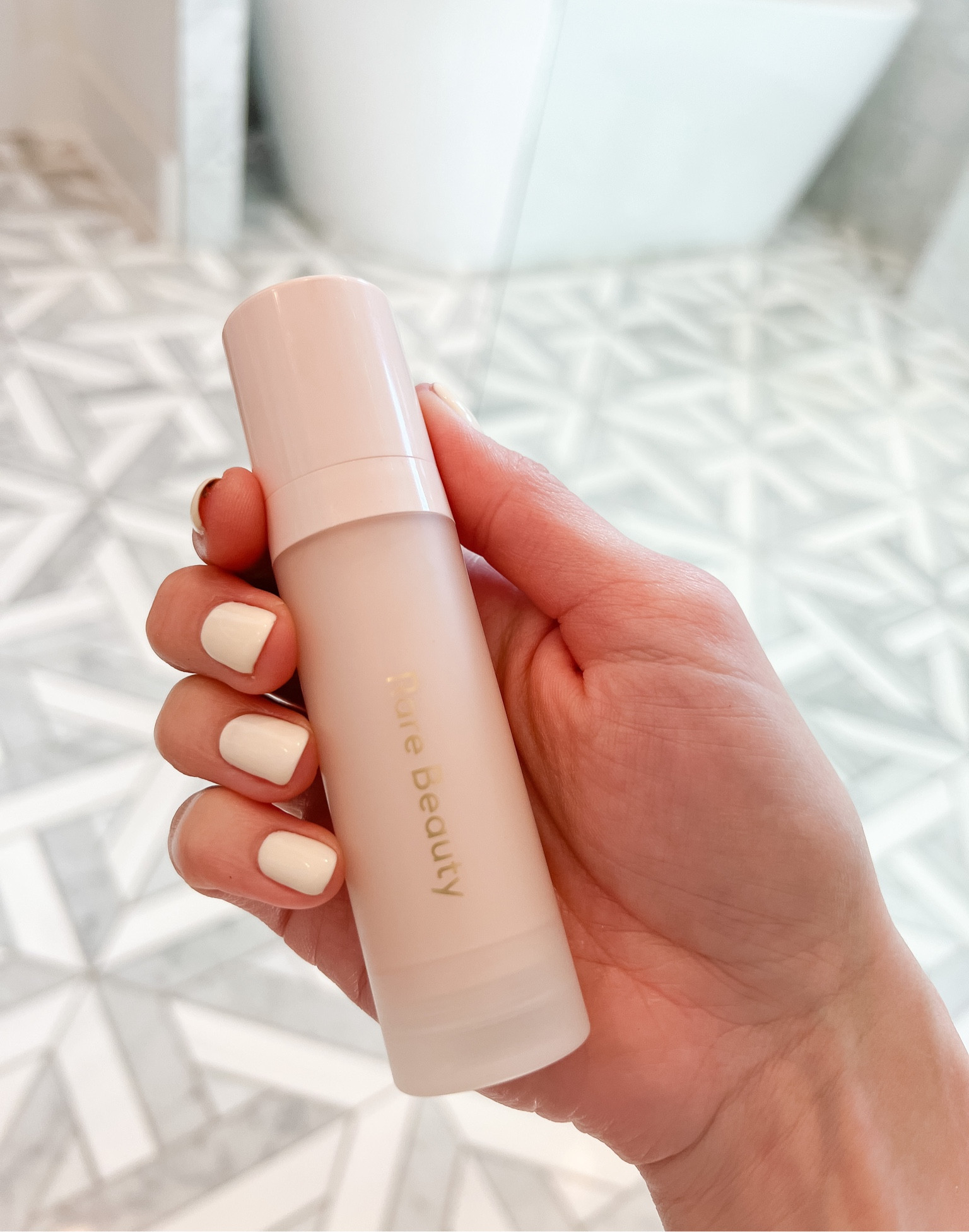 My first time this morning using this viral primer & yall it's beautiful! Glowy & dewy skin to the max!!!
Sephora 
Clean beauty
Rare beauty
Makeup primer 

#LTKFind #LTKtravel #LTKbeauty