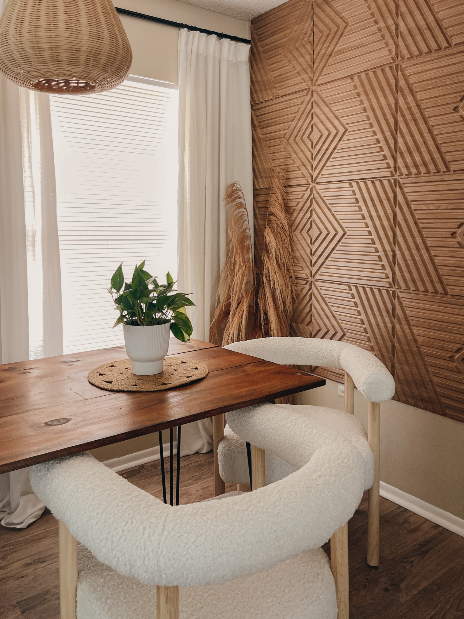 Dining room details ❤️

#LTKhome #LTKsalealert #LTKfindsunder50